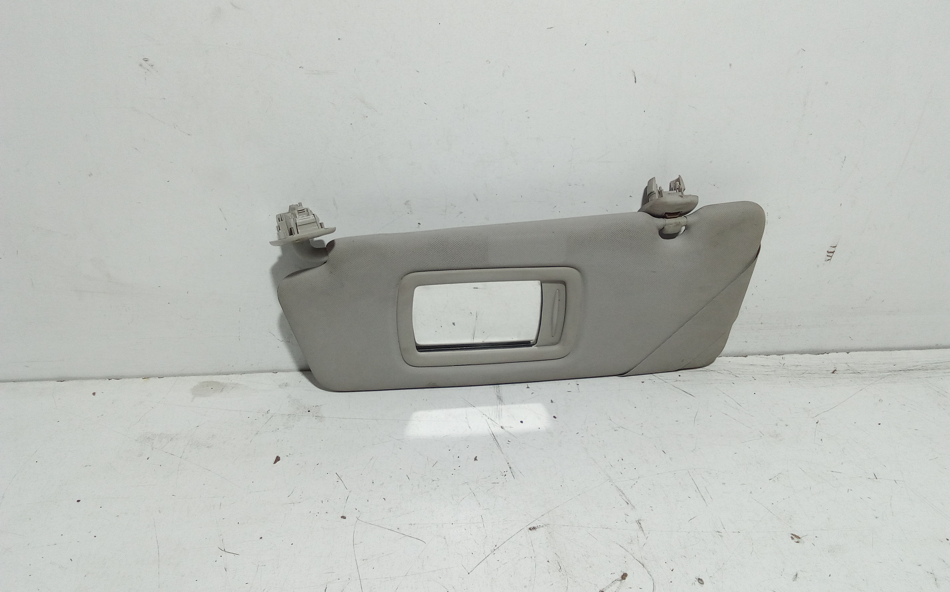 Aletta Parasole Parabrezza Sinistro 964010028R Usato