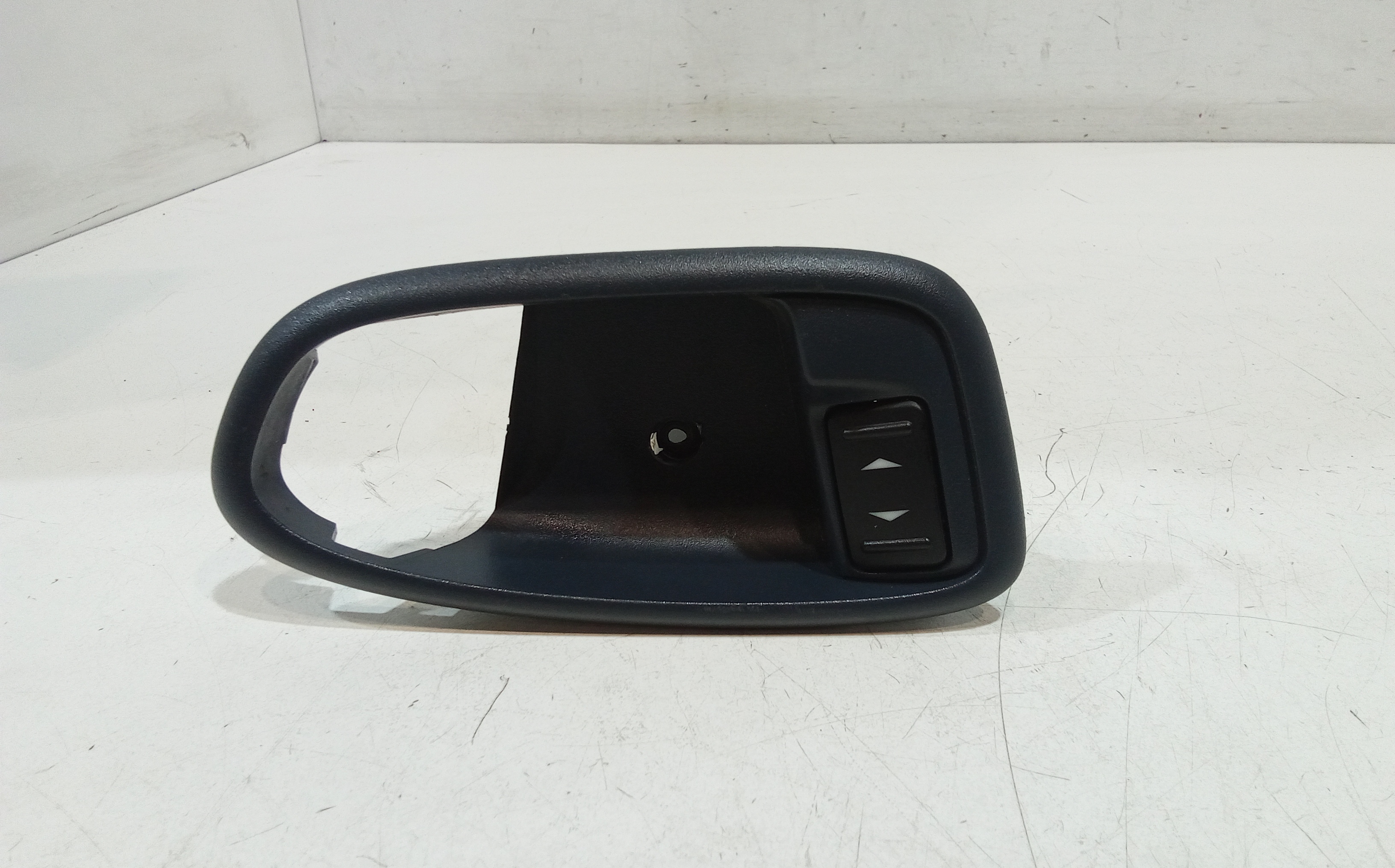 Interruttore Alzacristalli Porta Post. Destro 1254639 Usato