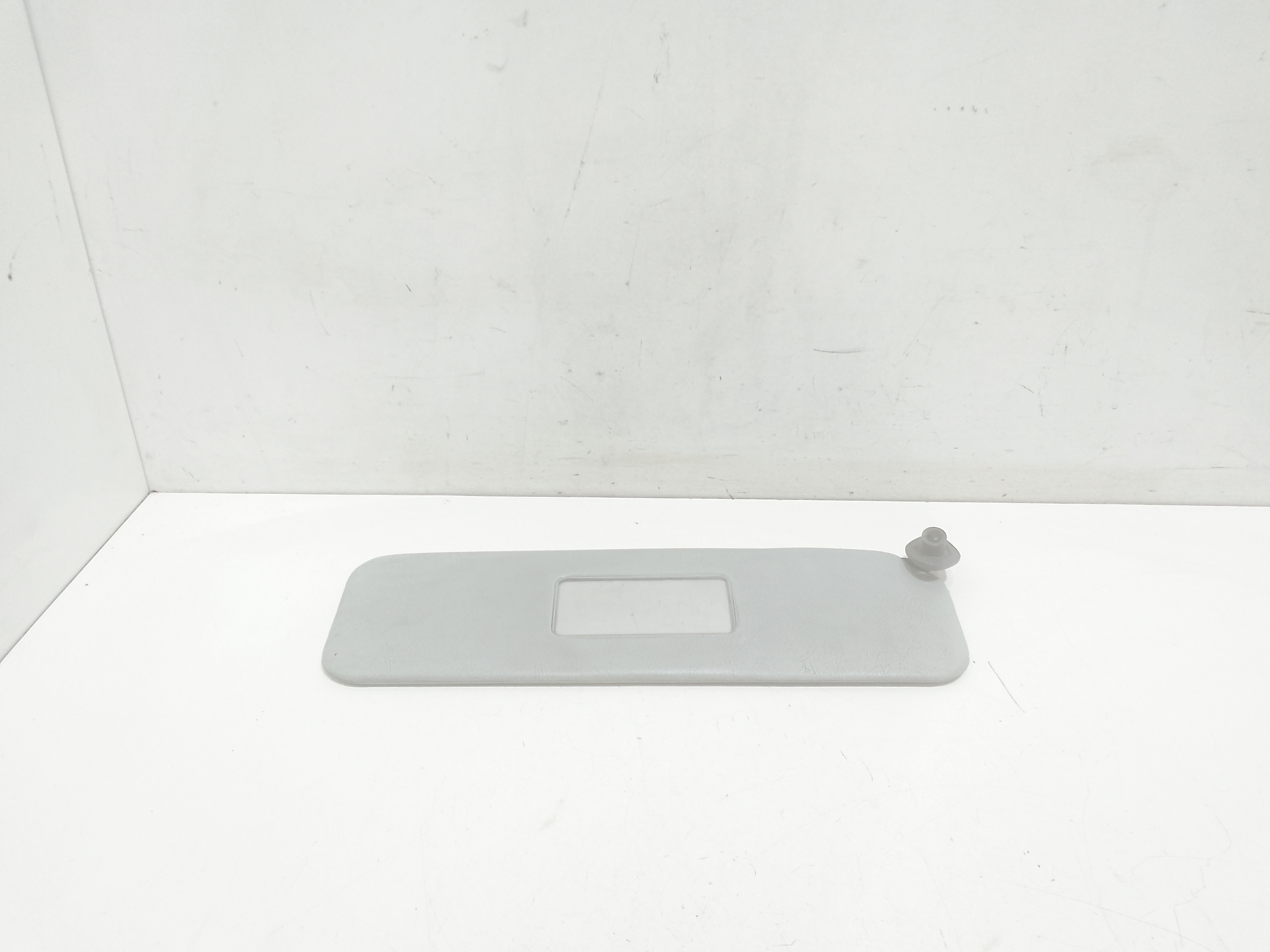 Aletta Parasole Parabrezza Destro 7431087Z02030 Usato