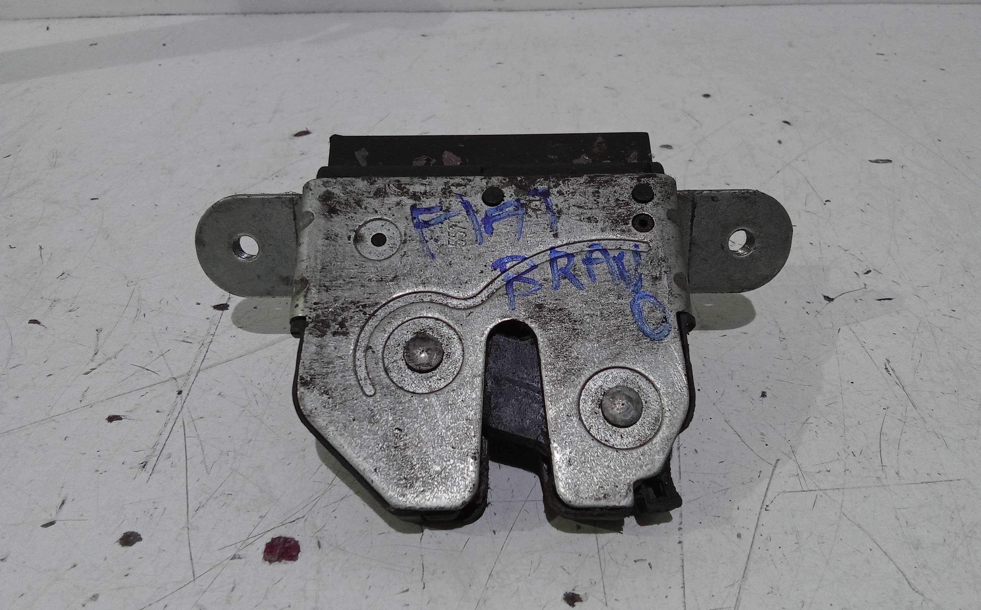 serratura cofano post. - Immagine 1 di 6