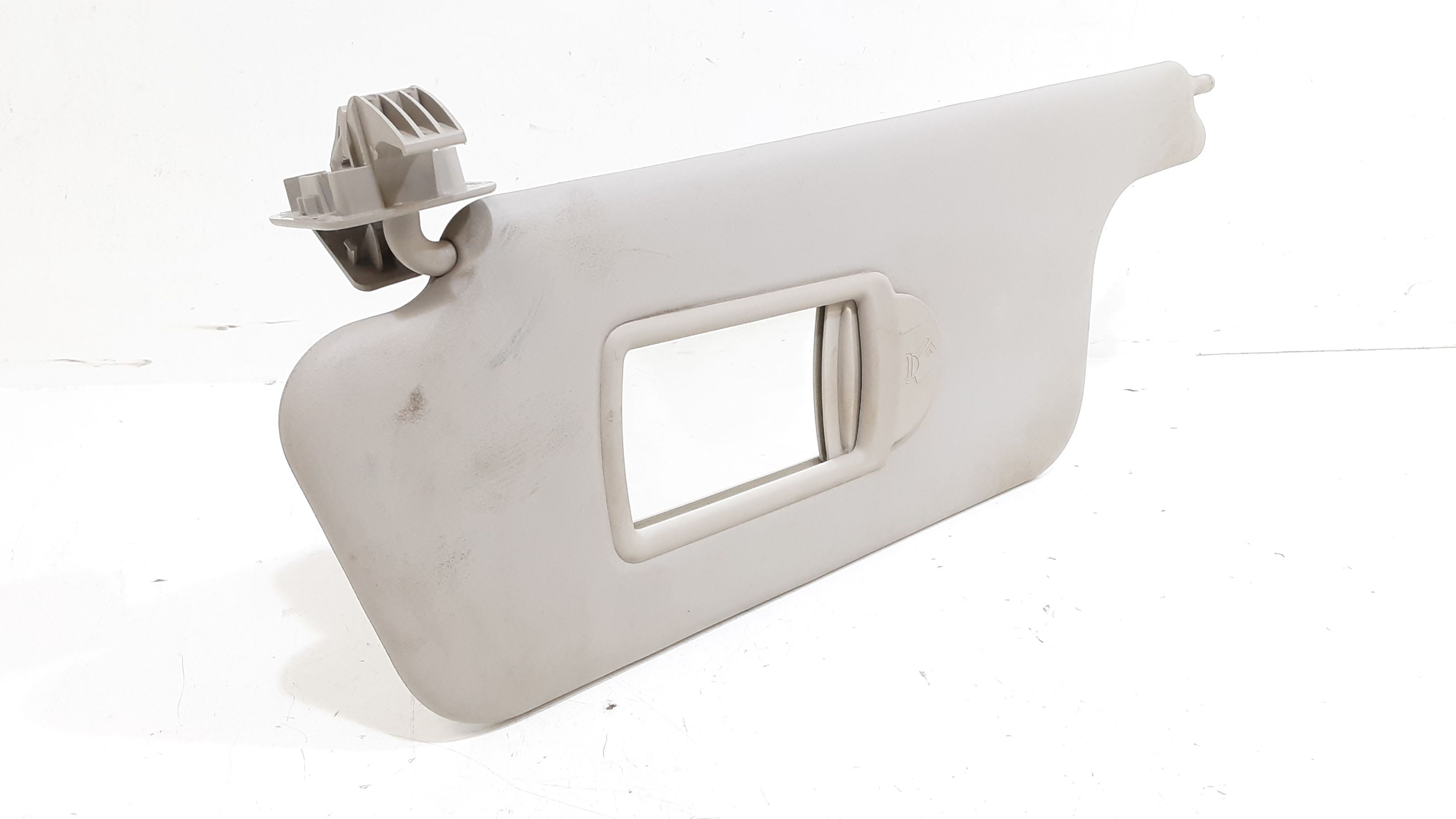 Aletta Parasole Parabrezza Sinistro 8200246824 Usato