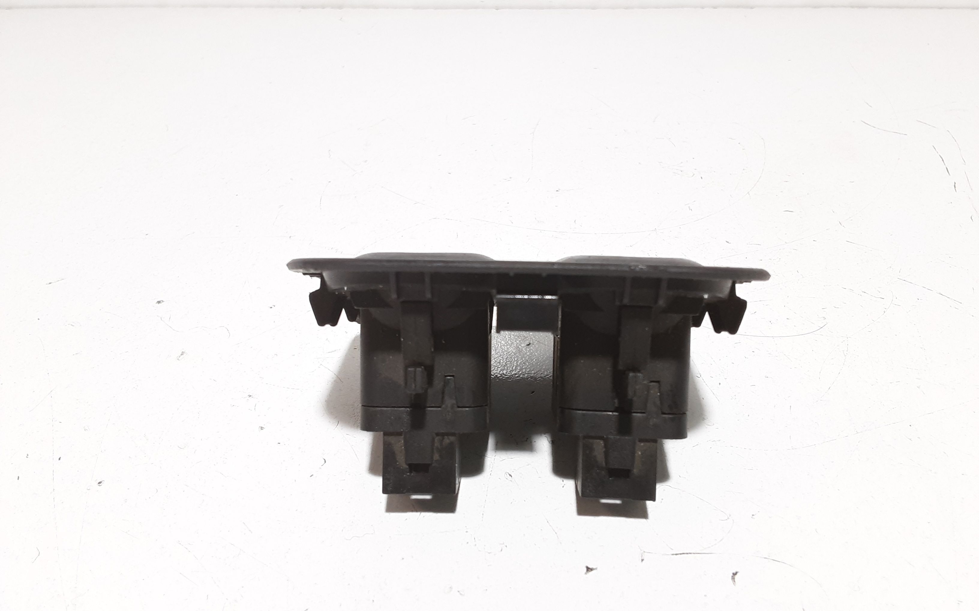 Interruttore Alzacristalli Porta Ant. Sinistro 6552ZG Usato