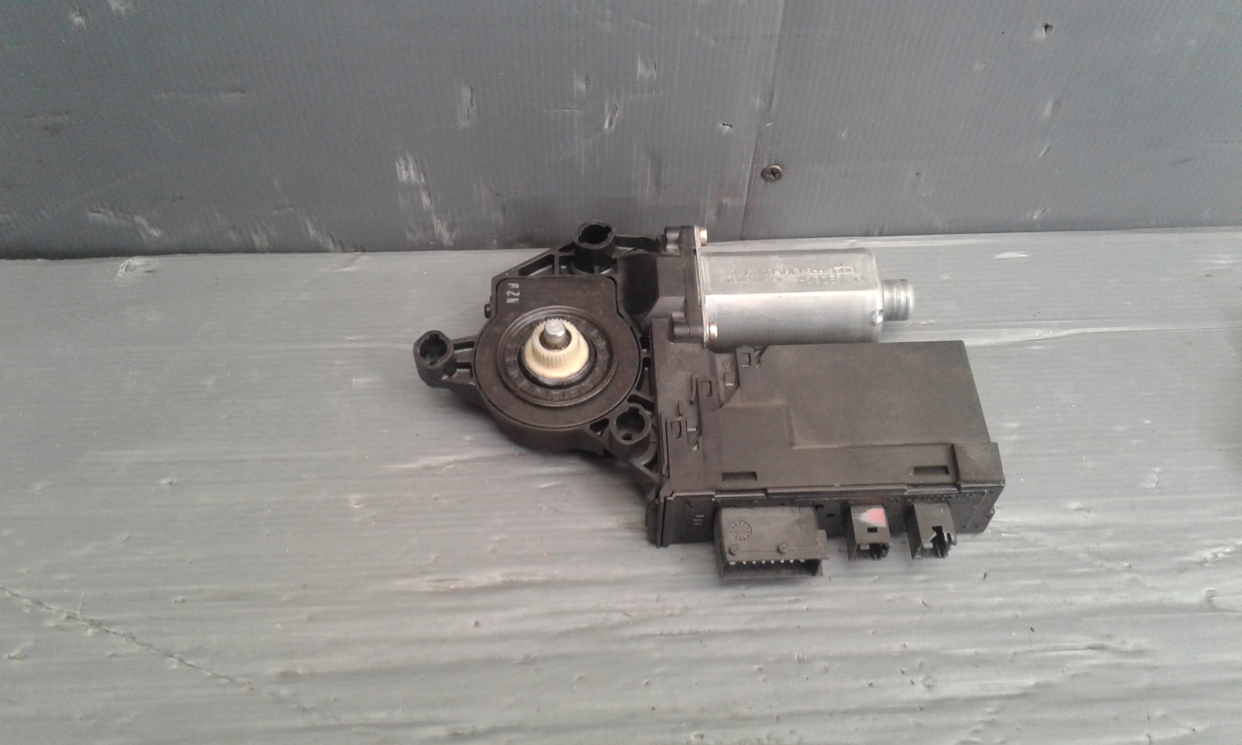 Motorino Alzacristallo Porta Ant. Sinistro 9221CA Usato