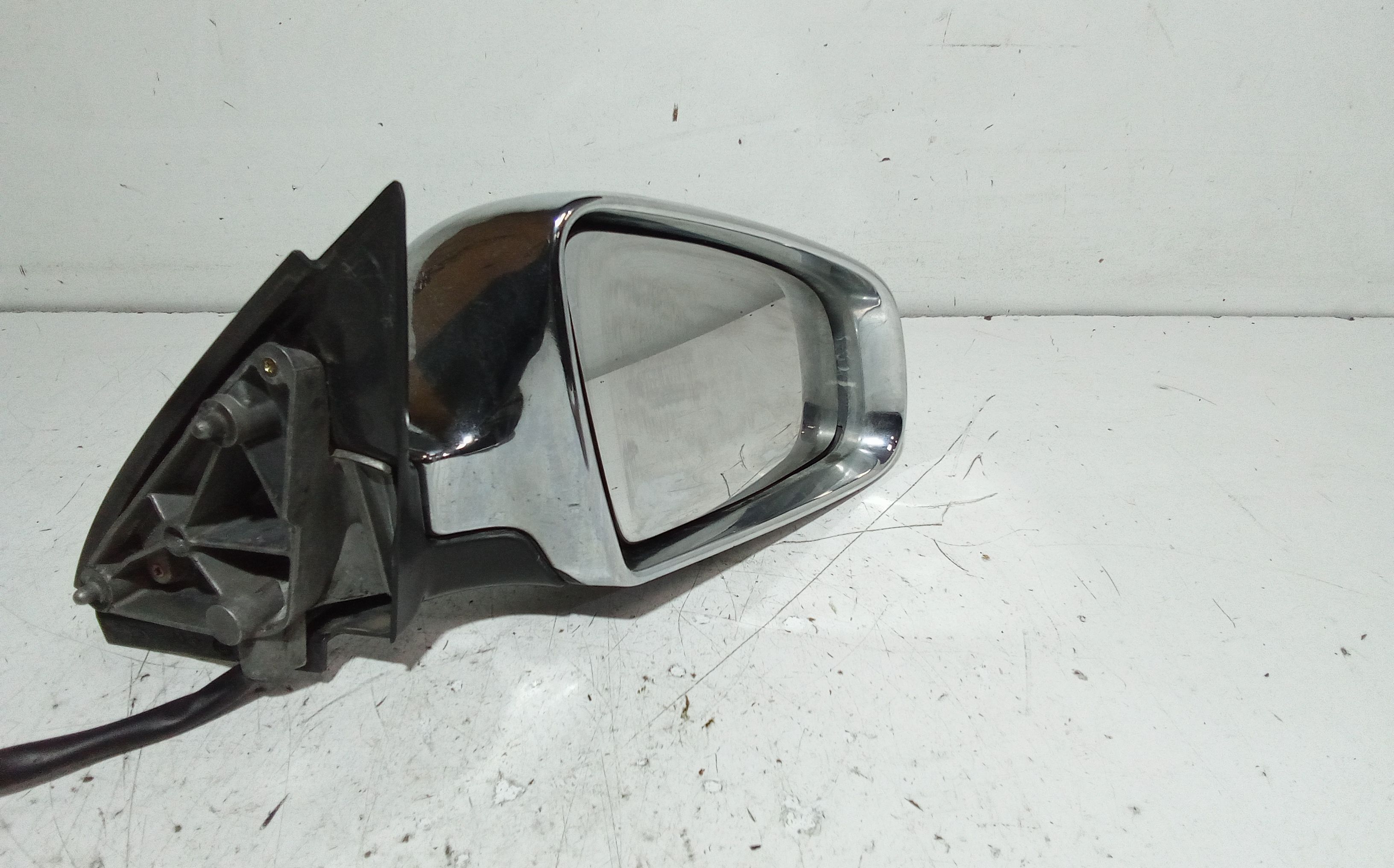 Retrovisore Est. Destro Usato