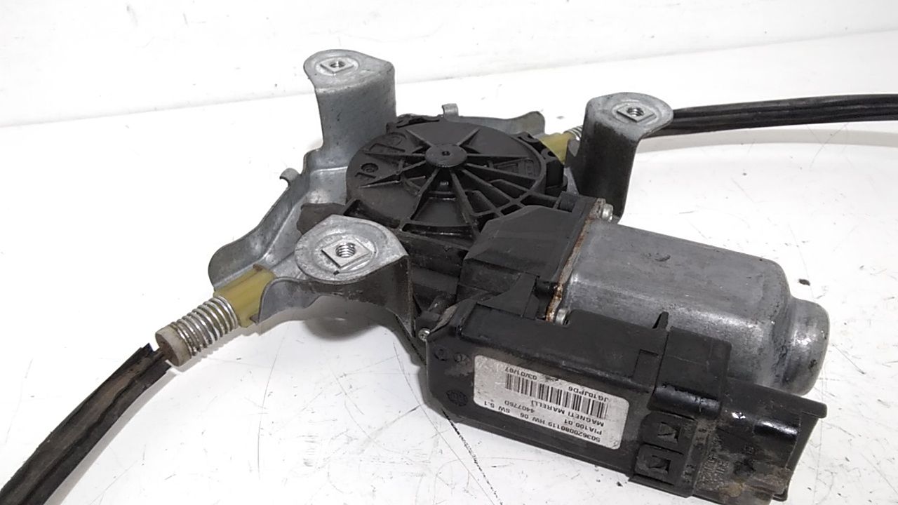 Alzacristallo Porta Ant. Sinistro 8200731462 Usato