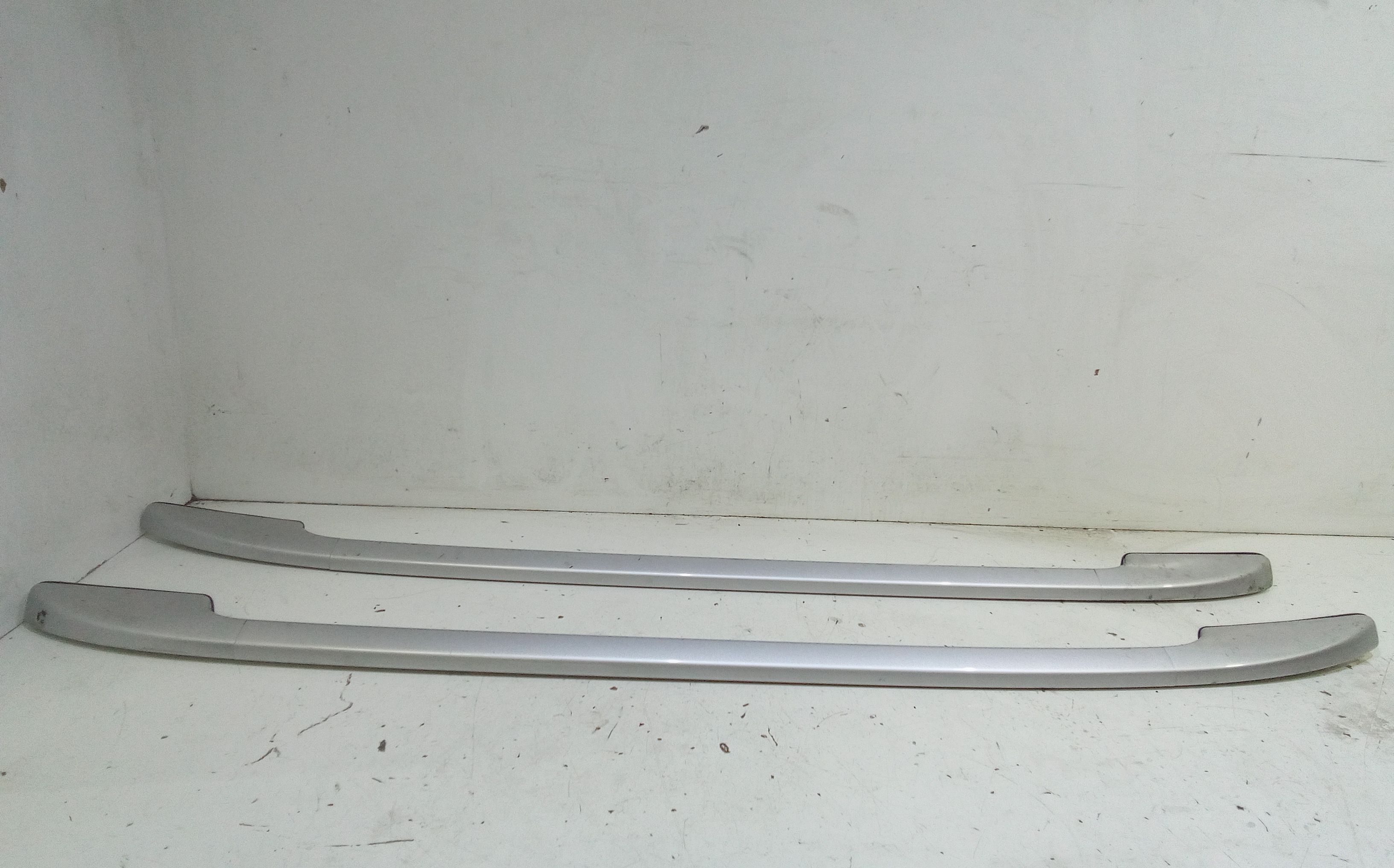 Barre Portatutto Per Mancorrente Tetto Destro + Barre Portatutto Per Mancorrente Tetto Sinistro Usato