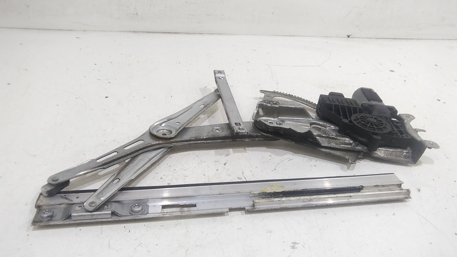 Alzacristallo Porta Ant. Destro Usato