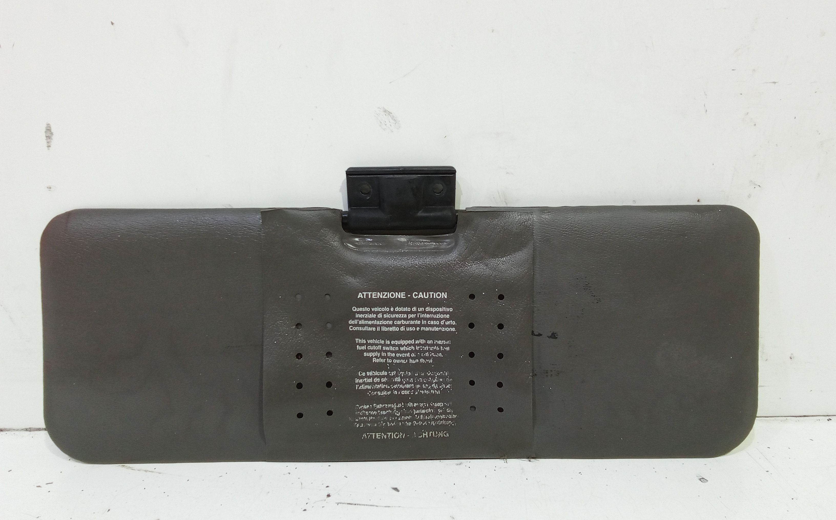 Aletta Parasole Parabrezza Sinistro 182427480 Usato