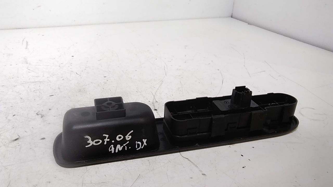 Interruttore Alzacristalli Porta Ant. Destro Usato