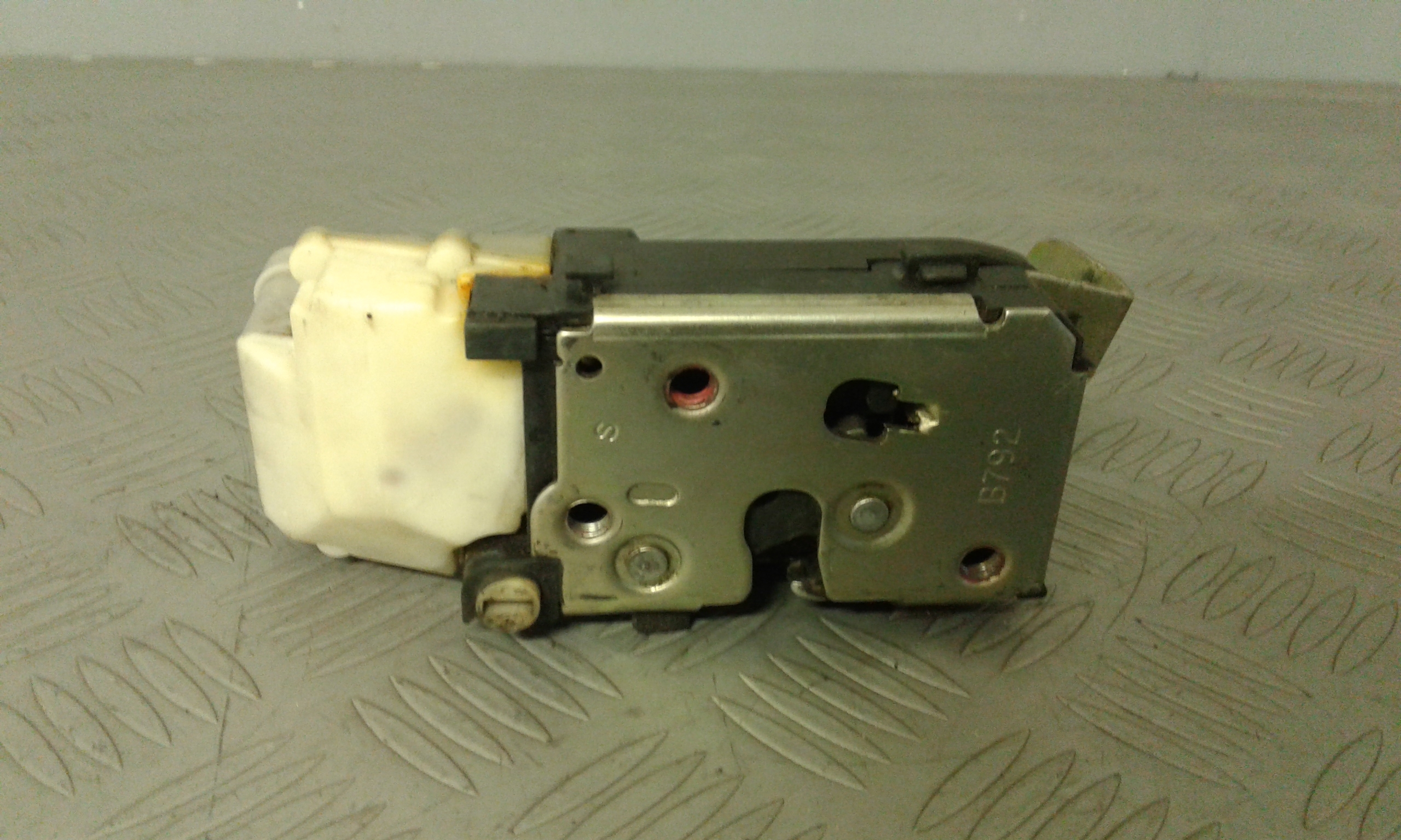 Serratura Porta Post. Sinistro 46827781 Usato