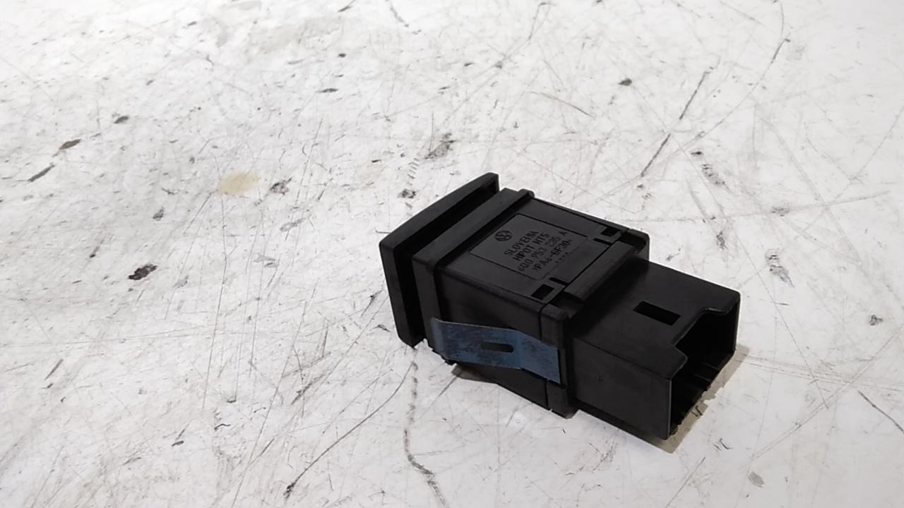 Interruttore Luci Emergenza 6Q0953235A9B9 Usato