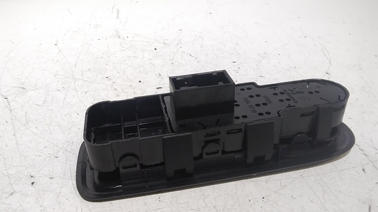 Interruttore Alzacristalli Porta Ant. Sinistro Usato