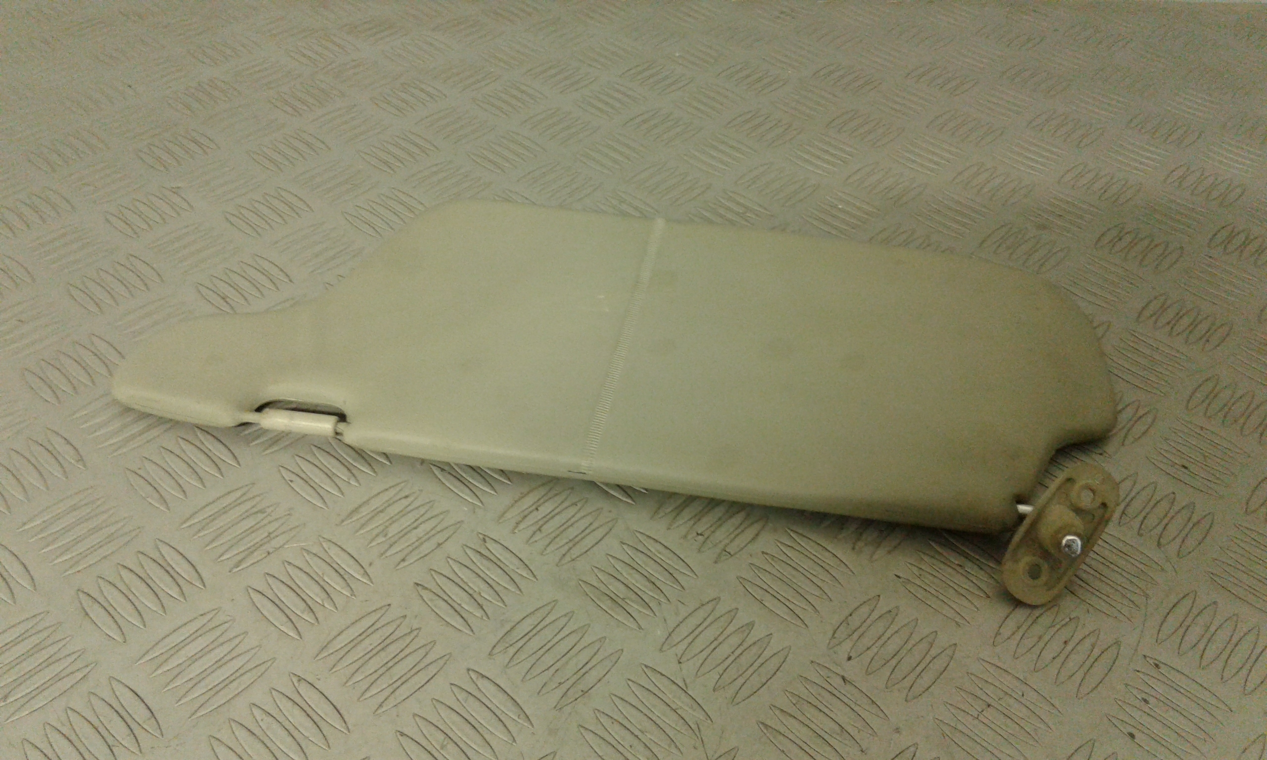 Aletta Parasole Parabrezza Destro 8520202500OB Usato