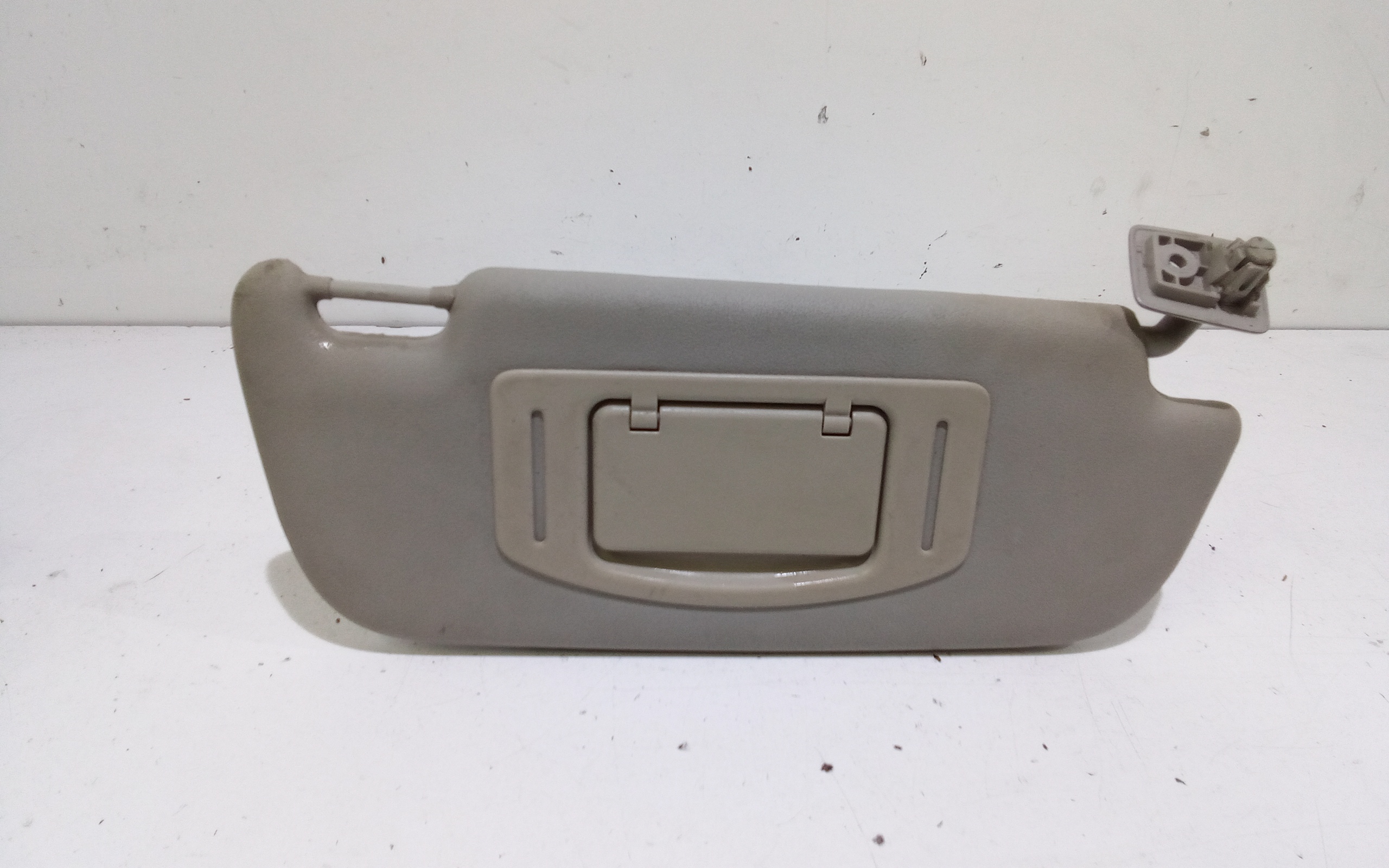 Aletta Parasole Parabrezza Destro A4548100410CH0A Usato