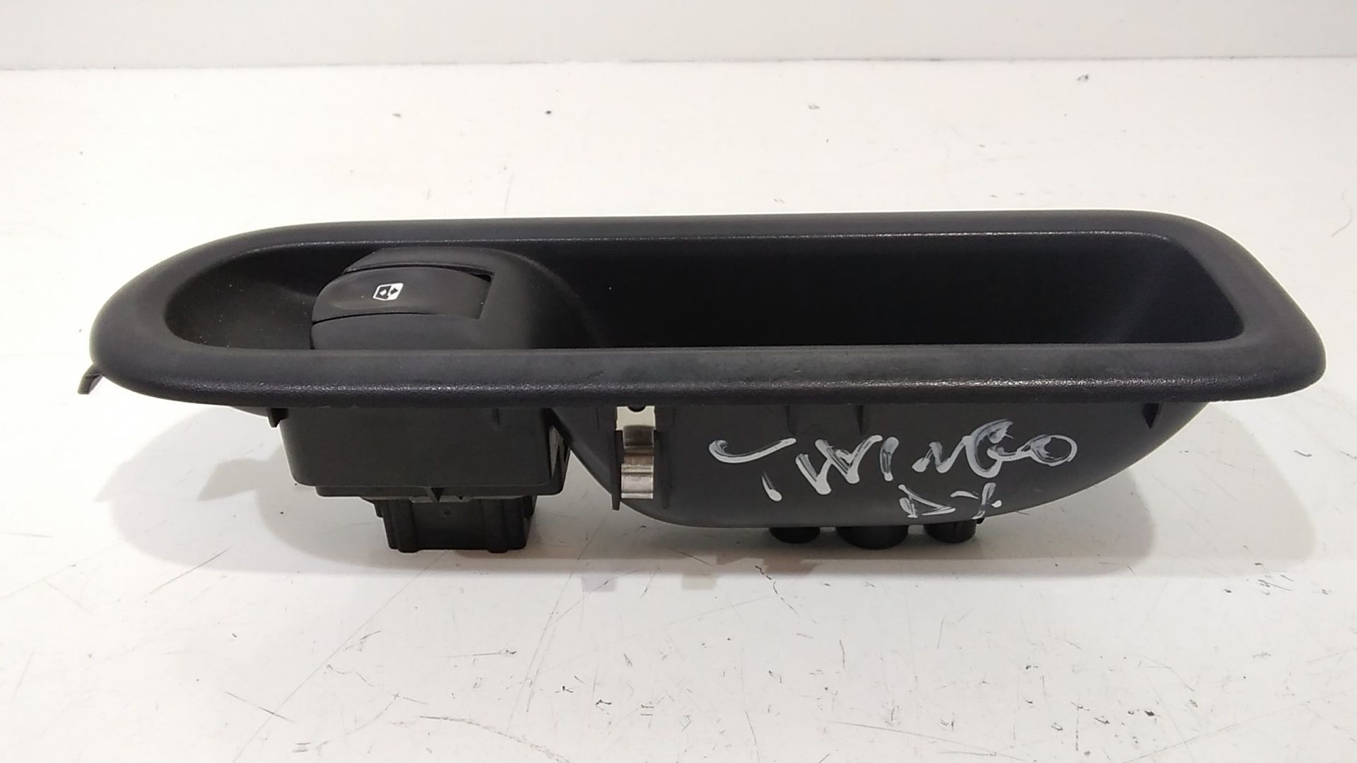 Interruttore Alzacristalli Porta Ant. Destro 8200214936 Usato