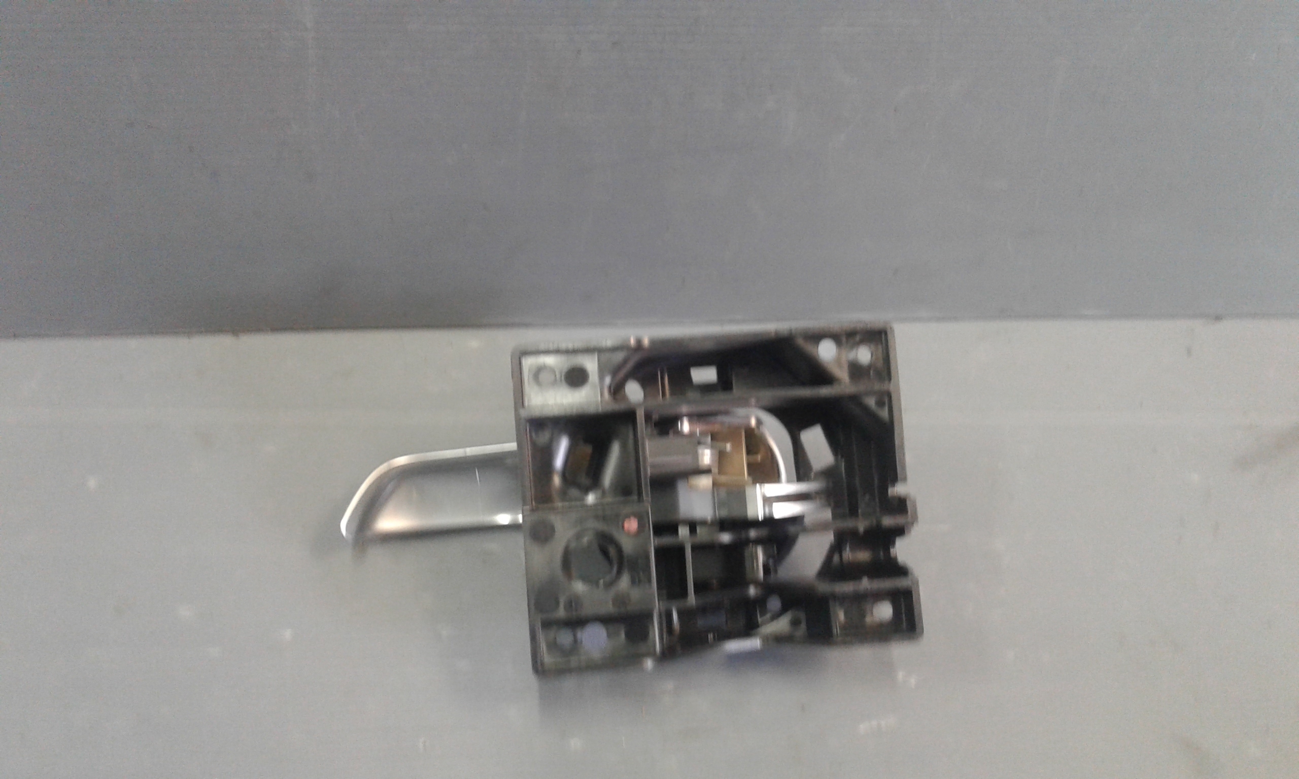 Maniglia Int. Apertura Porta Post. Destro 735610495 Usato