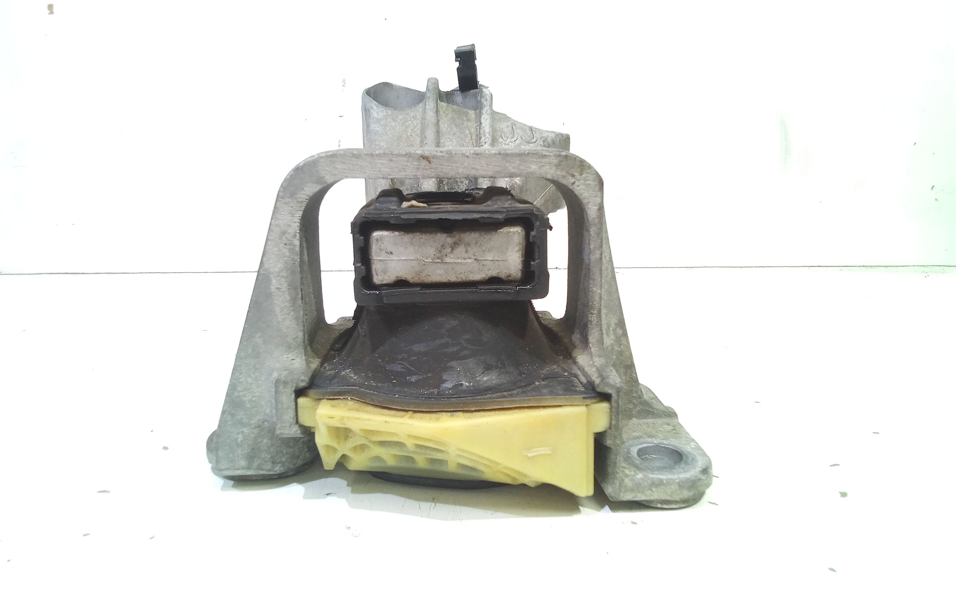 Piastra Alloggiamento Supporto Motore (Con Eventuale Bielletta O Tirante Associato) Usato