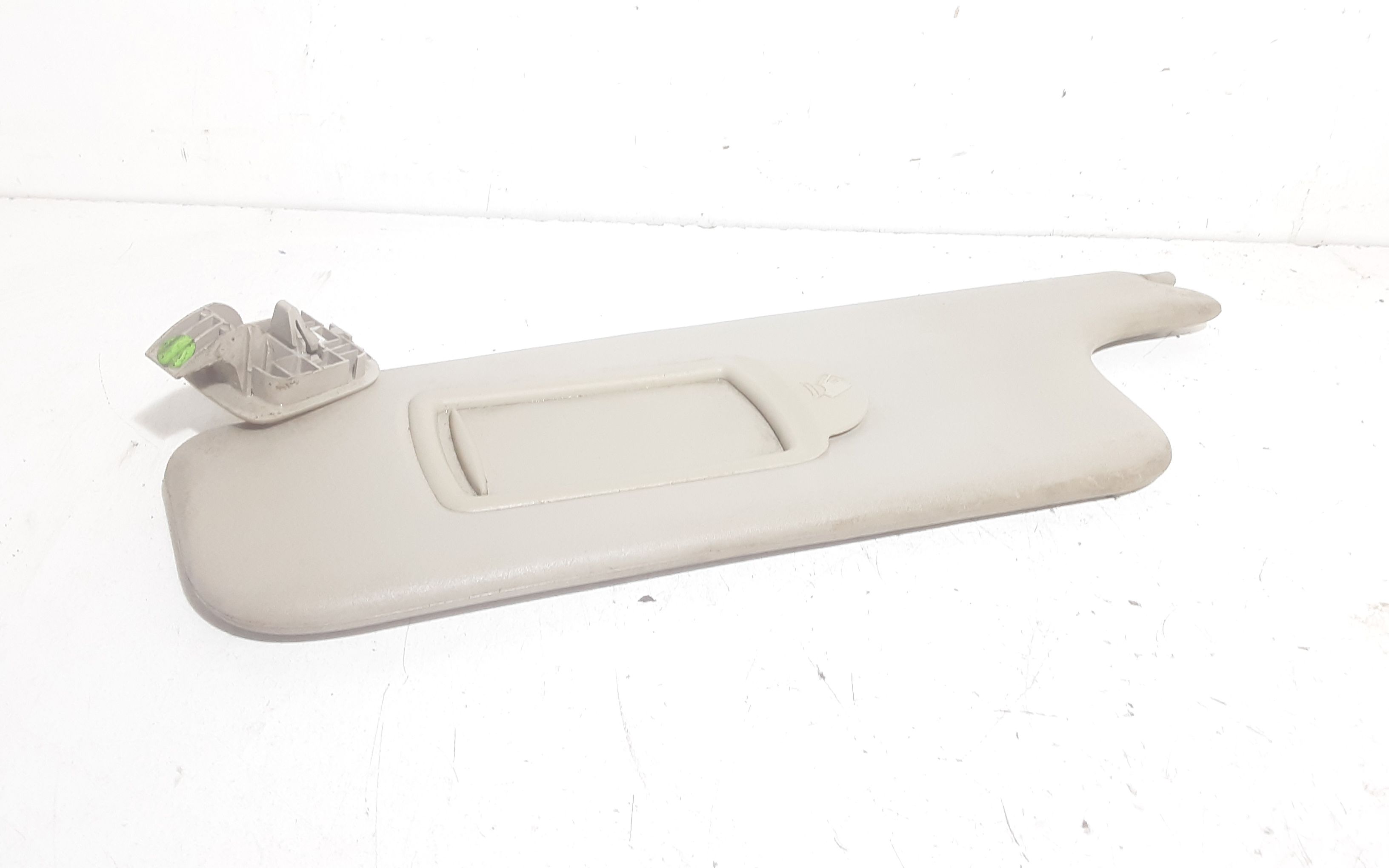 Aletta Parasole Parabrezza Sinistro 8200246823 Usato