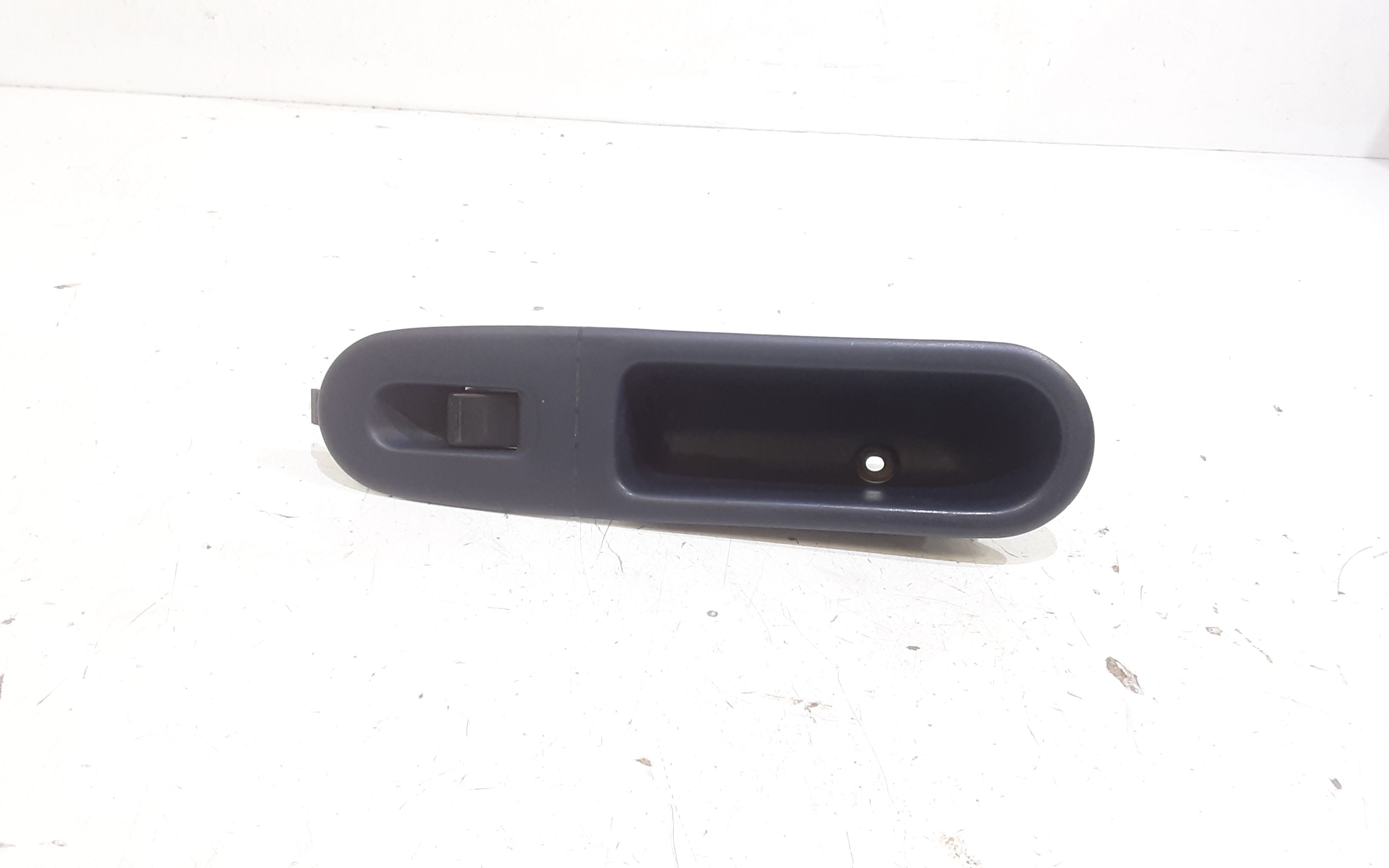 Interruttore Alzacristalli Porta Ant. Destro Usato