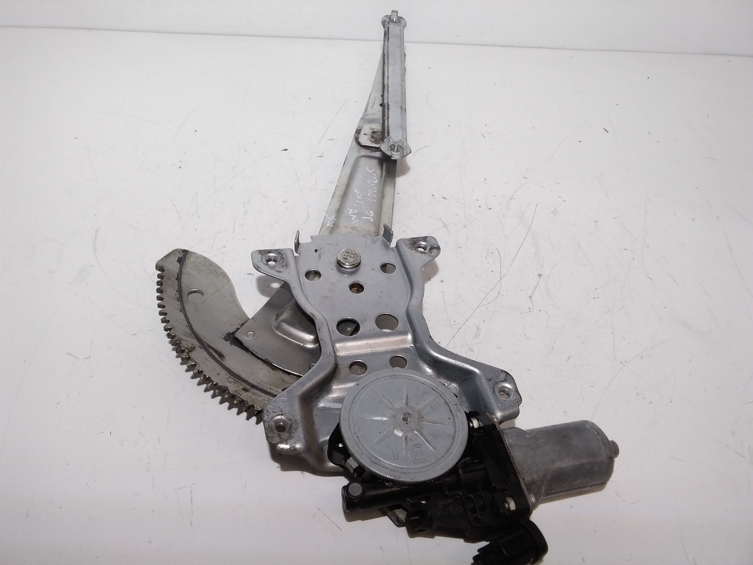 Alzacristallo Porta Ant. Sinistro 8344079J01000 Usato