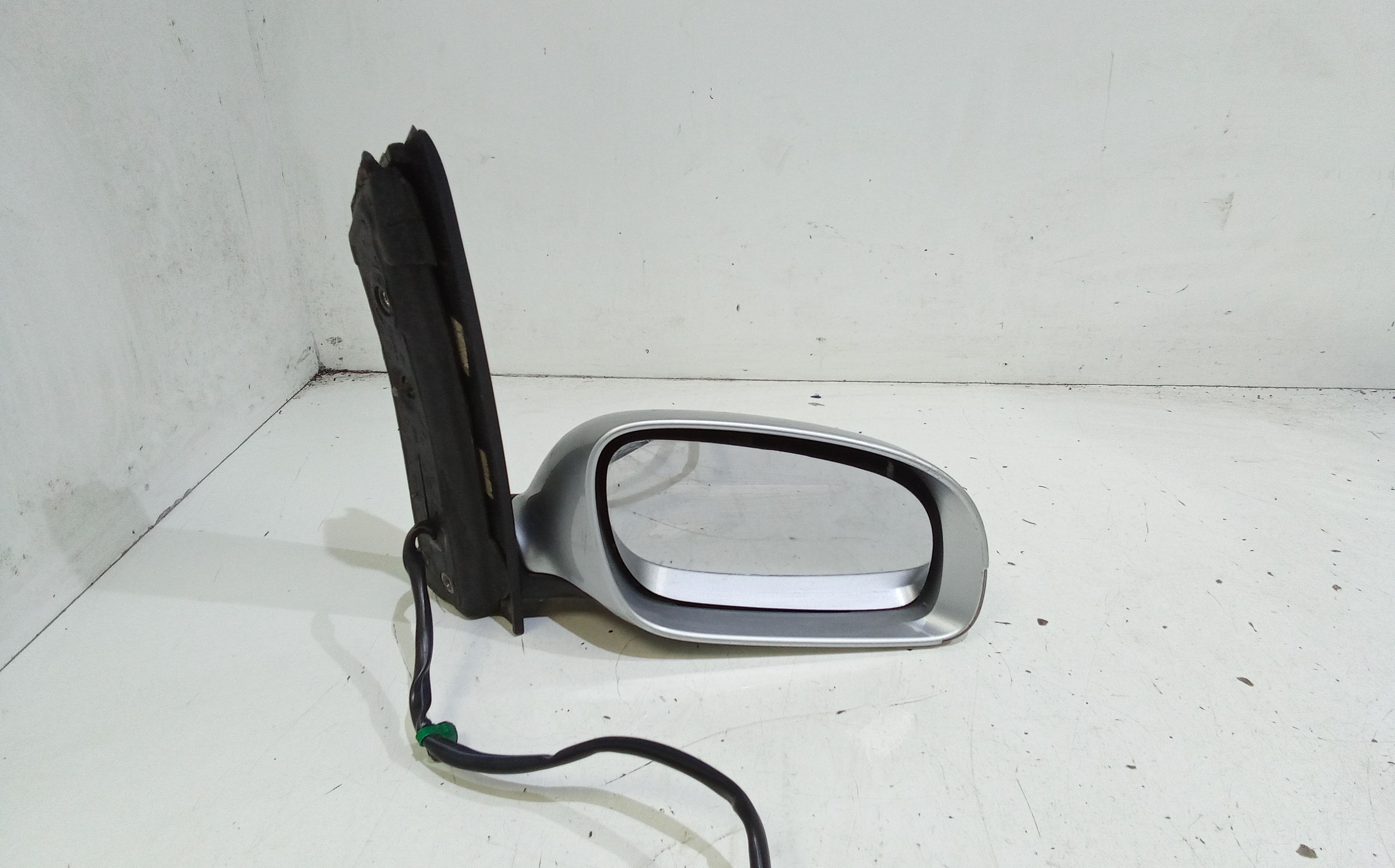 Retrovisore Est. Destro Usato