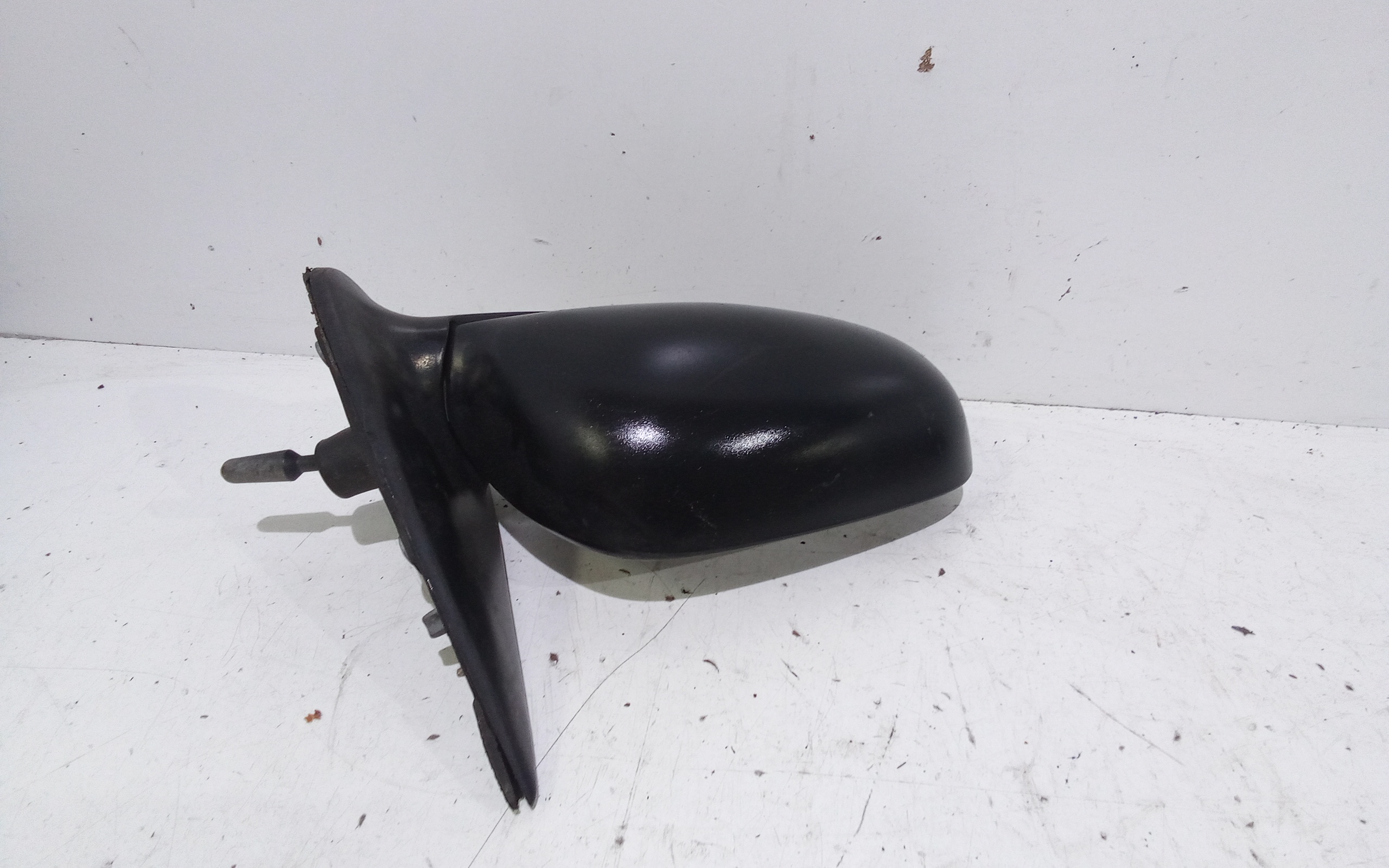 Retrovisore Est. Destro 963015F561 Usato