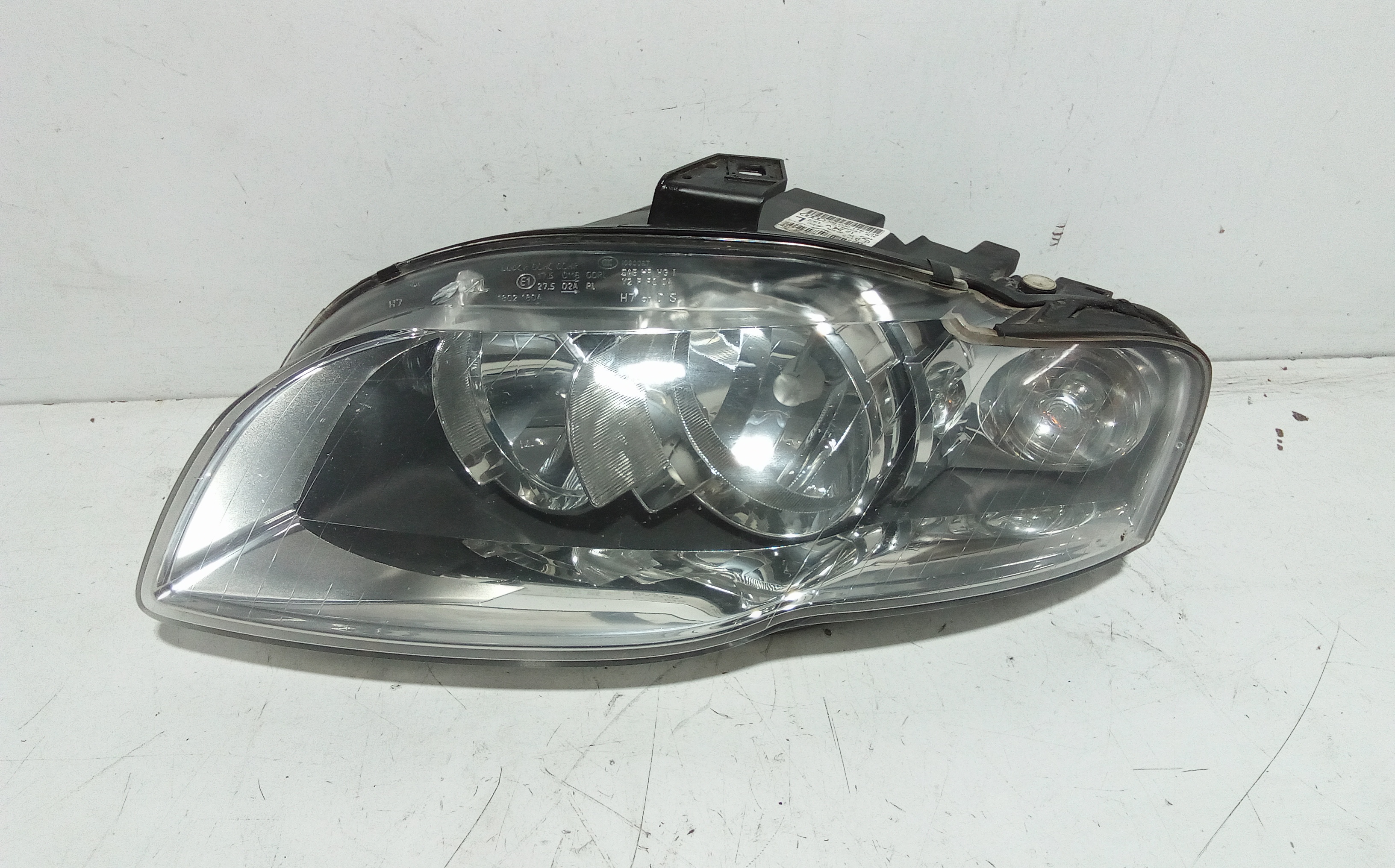 Proiettore Sinistro 8E0941003AJ Usato