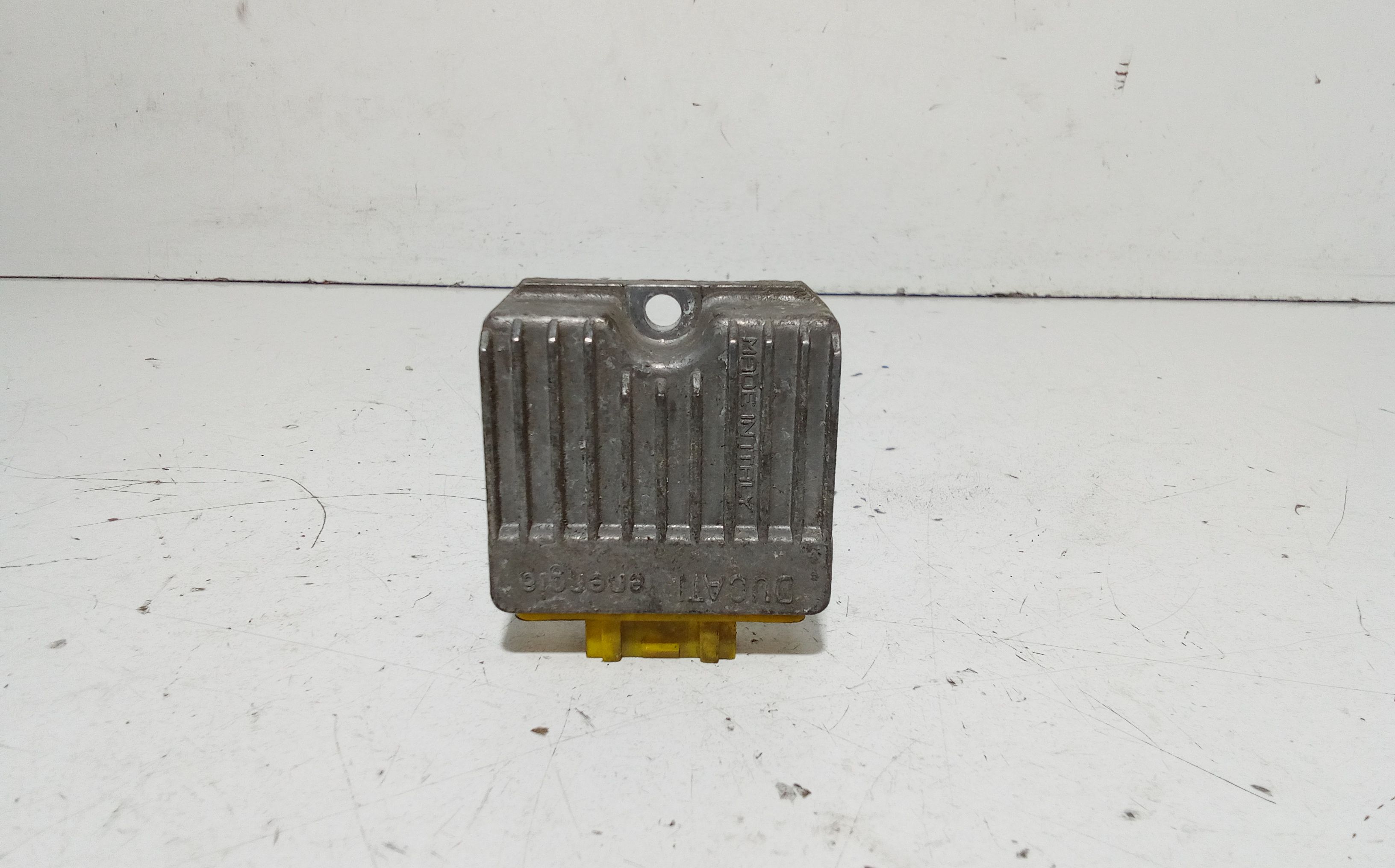 Regolatore Tensione Usato