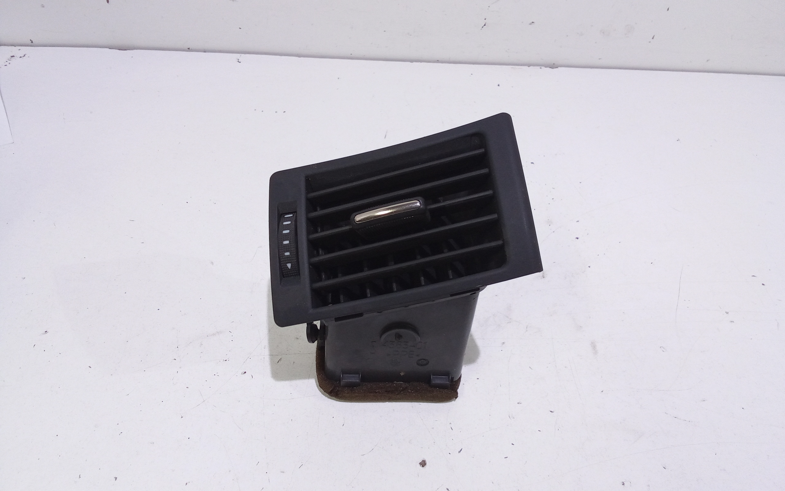 Condotto Aria Bocchette Lat. Cruscotto Sinistro 8E0819655 Usato