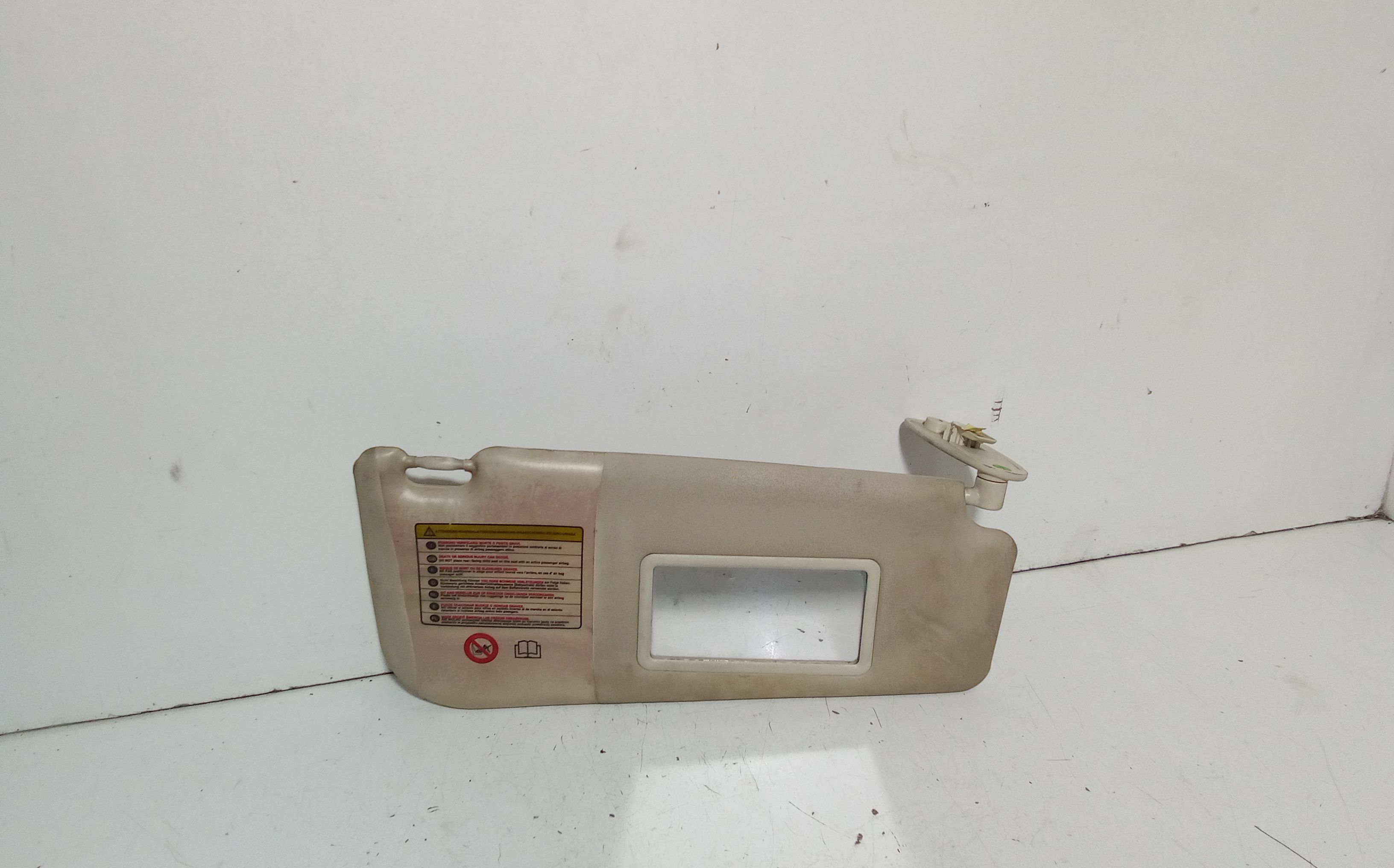 Aletta Parasole Parabrezza Destro 735411165 Usato