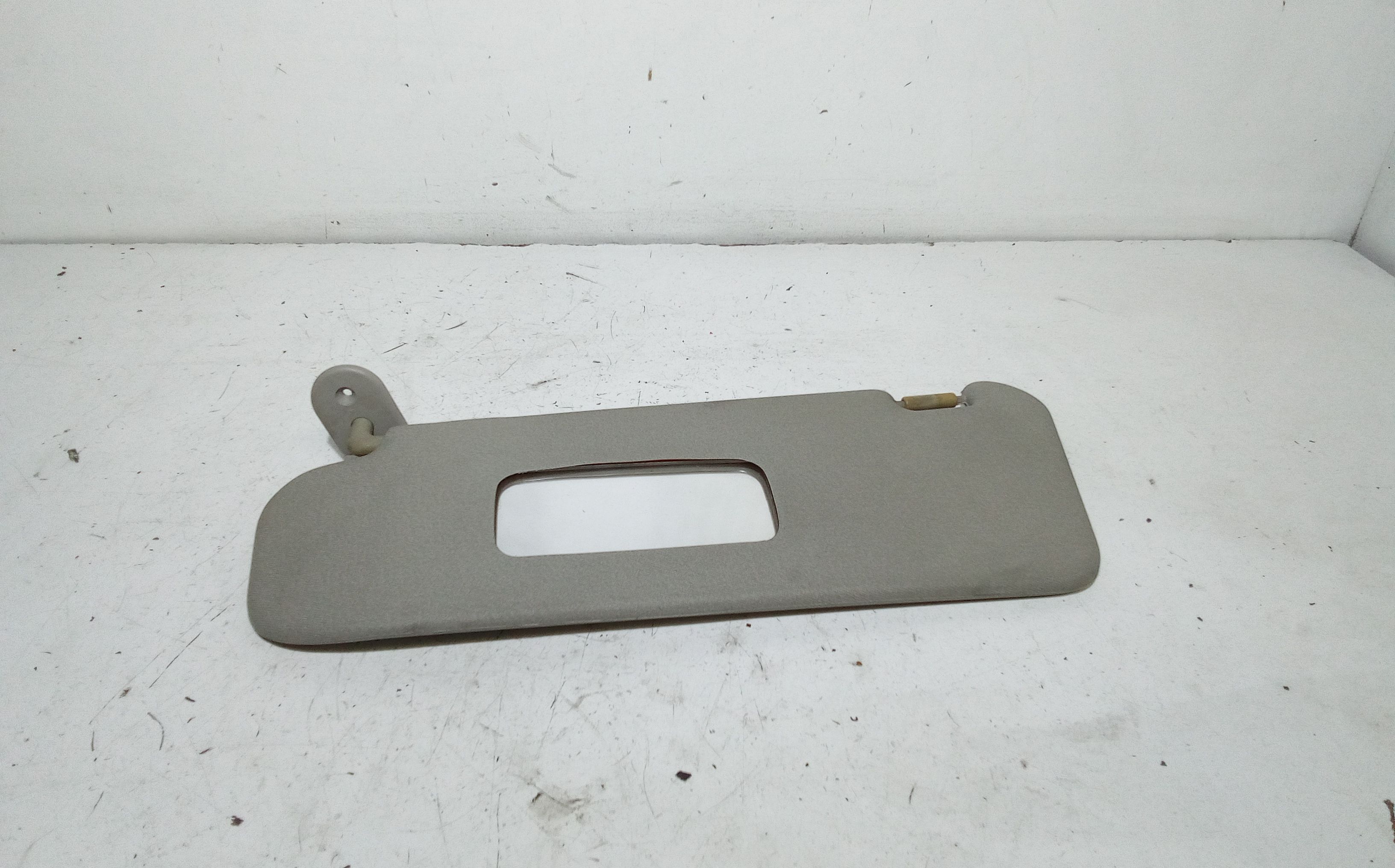 Aletta Parasole Parabrezza Sinistro 96537730 Usato