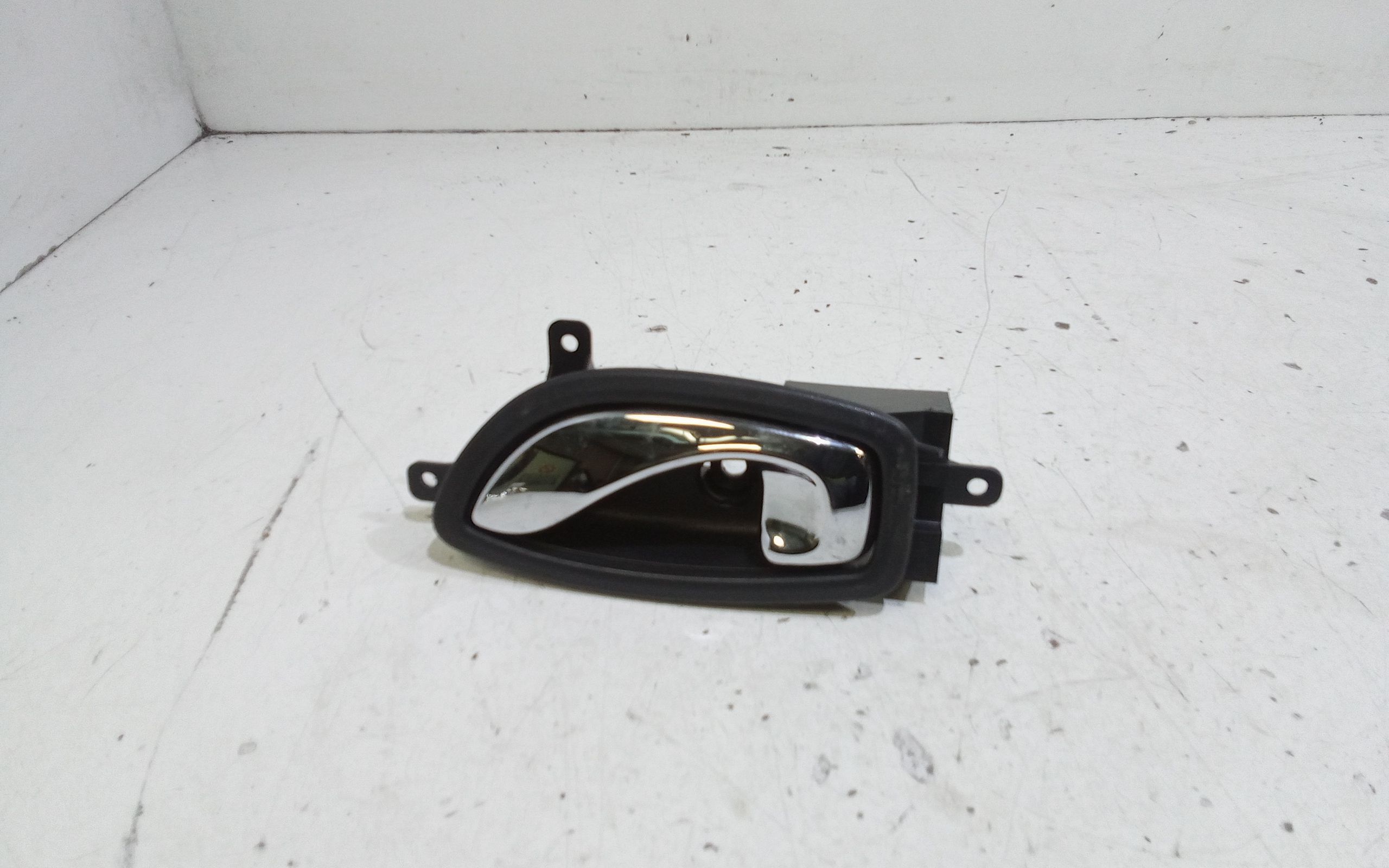 Maniglia Int. Apertura Porta Ant. Sinistro 80671JY00A Usato