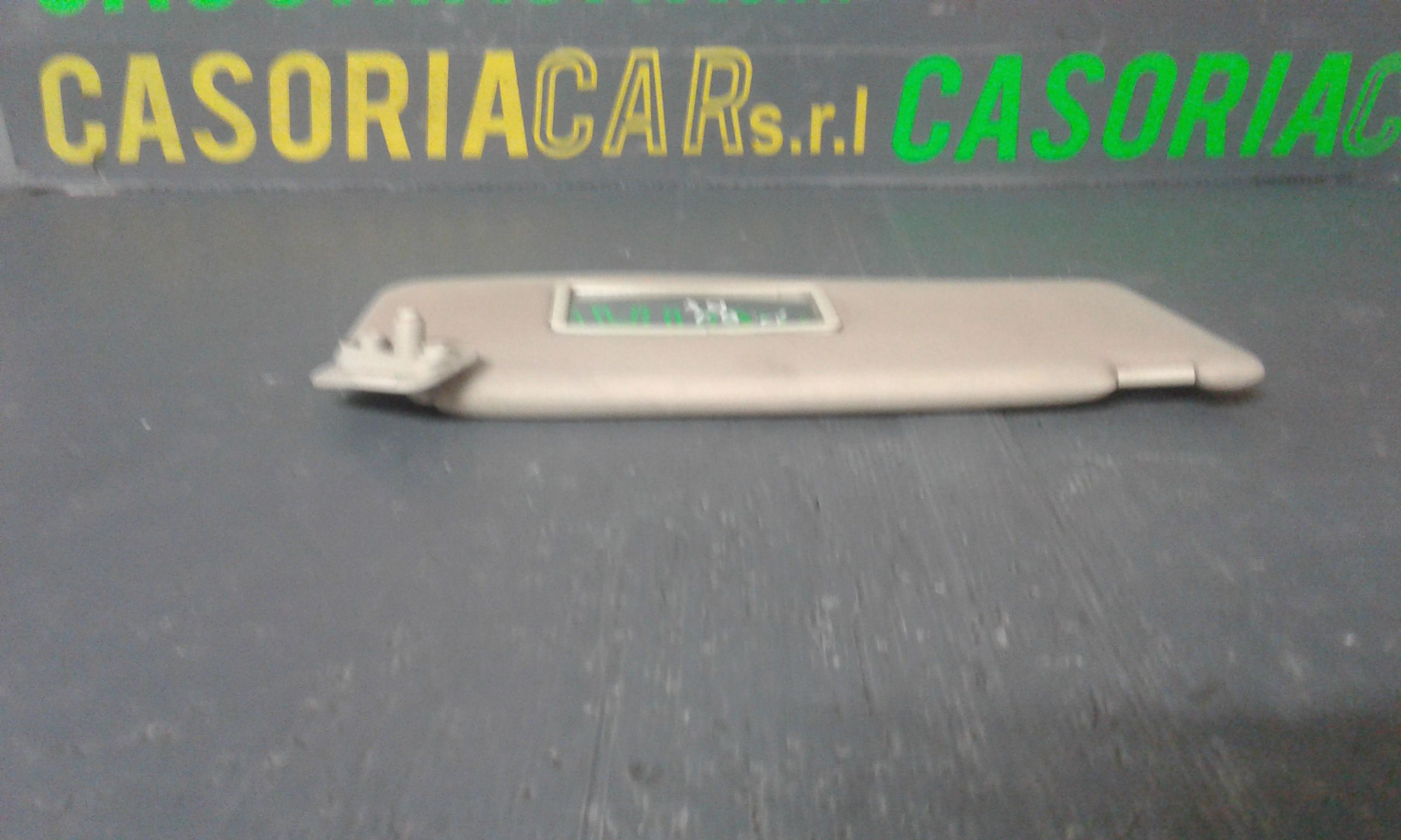 Aletta Parasole Parabrezza Destro 735295147 Usato