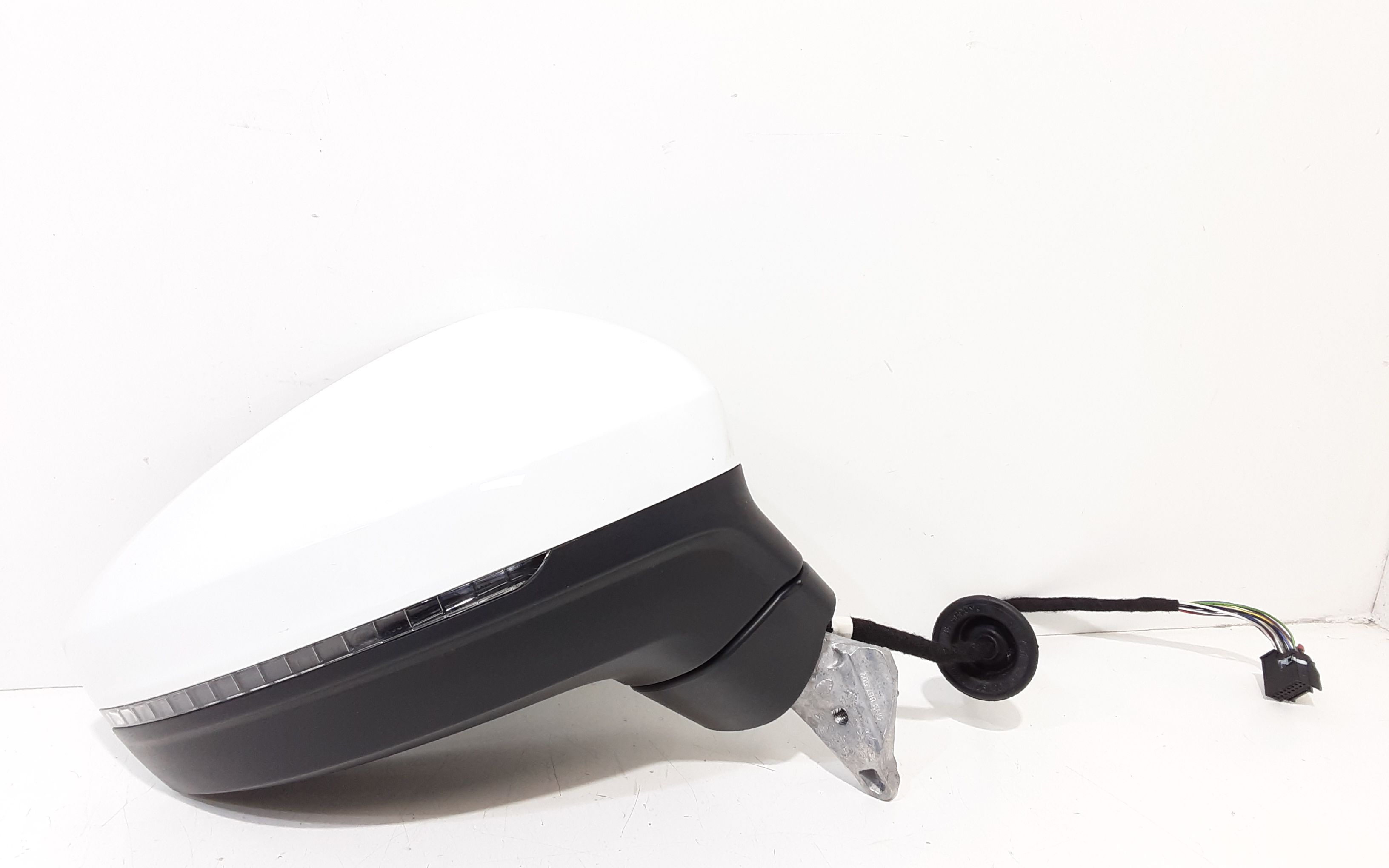 Retrovisore Est. Destro Usato