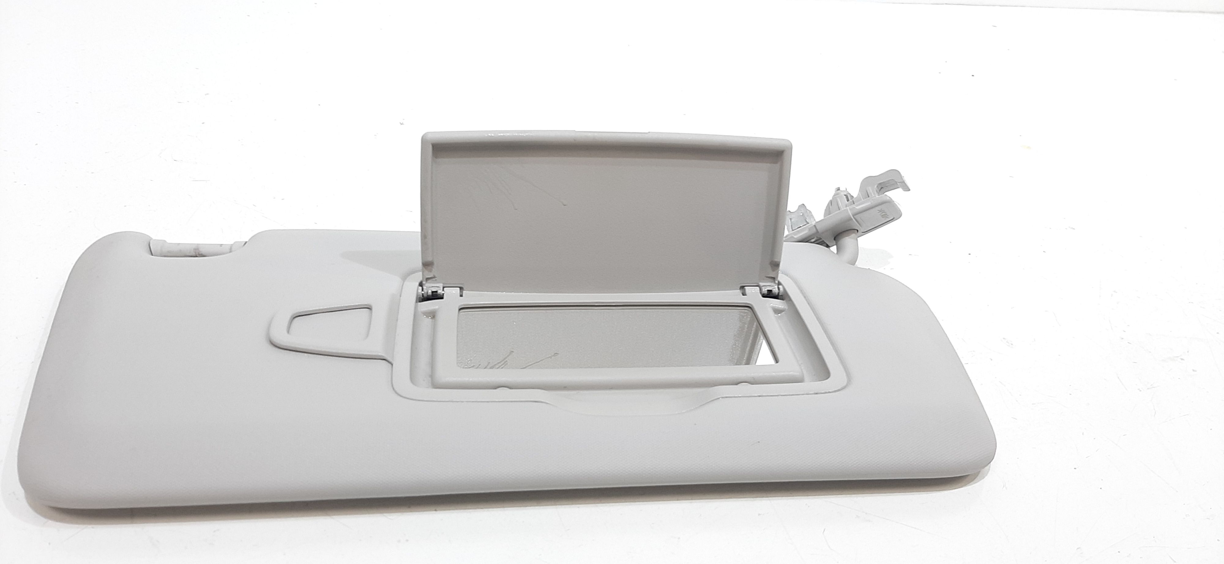 Aletta Parasole Parabrezza Destro A17681012009H43 Usato