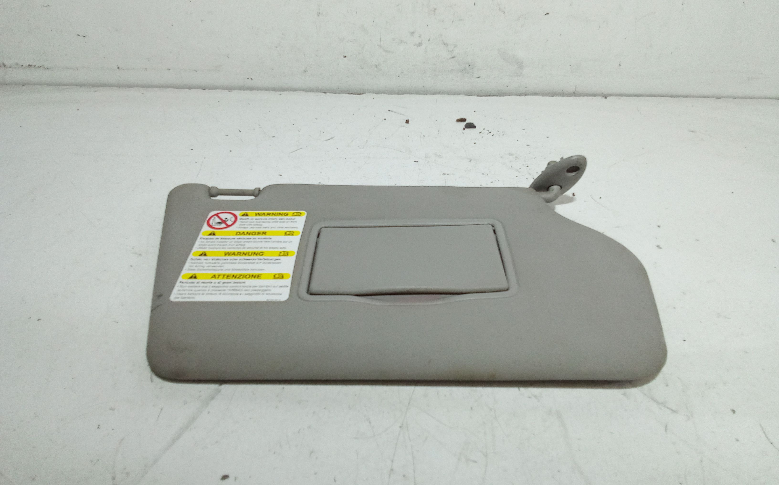 Aletta Parasole Parabrezza Destro DF7169270A75 Usato