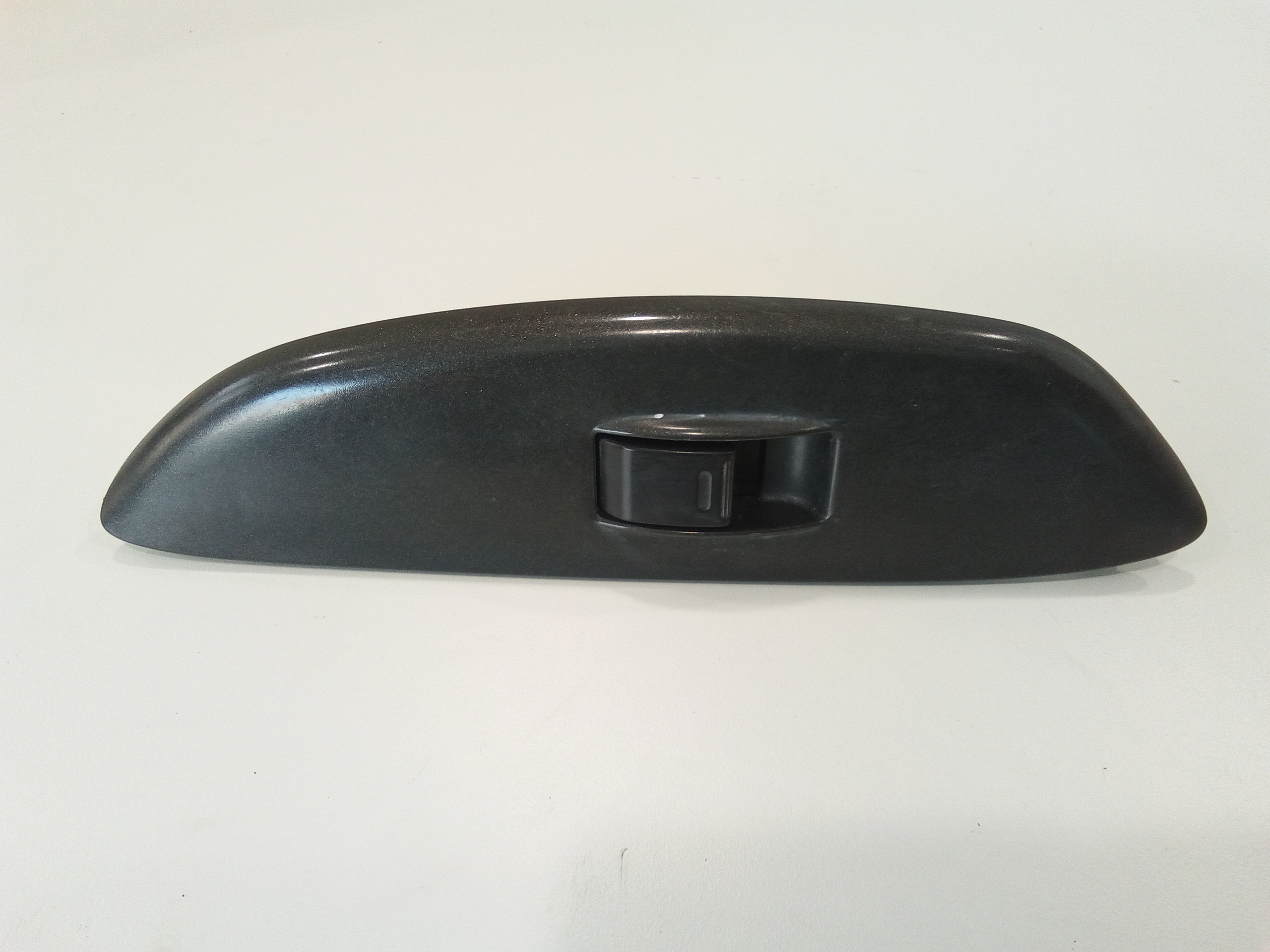 Interruttore Alzacristalli Porta Ant. Destro 8481012080 Usato