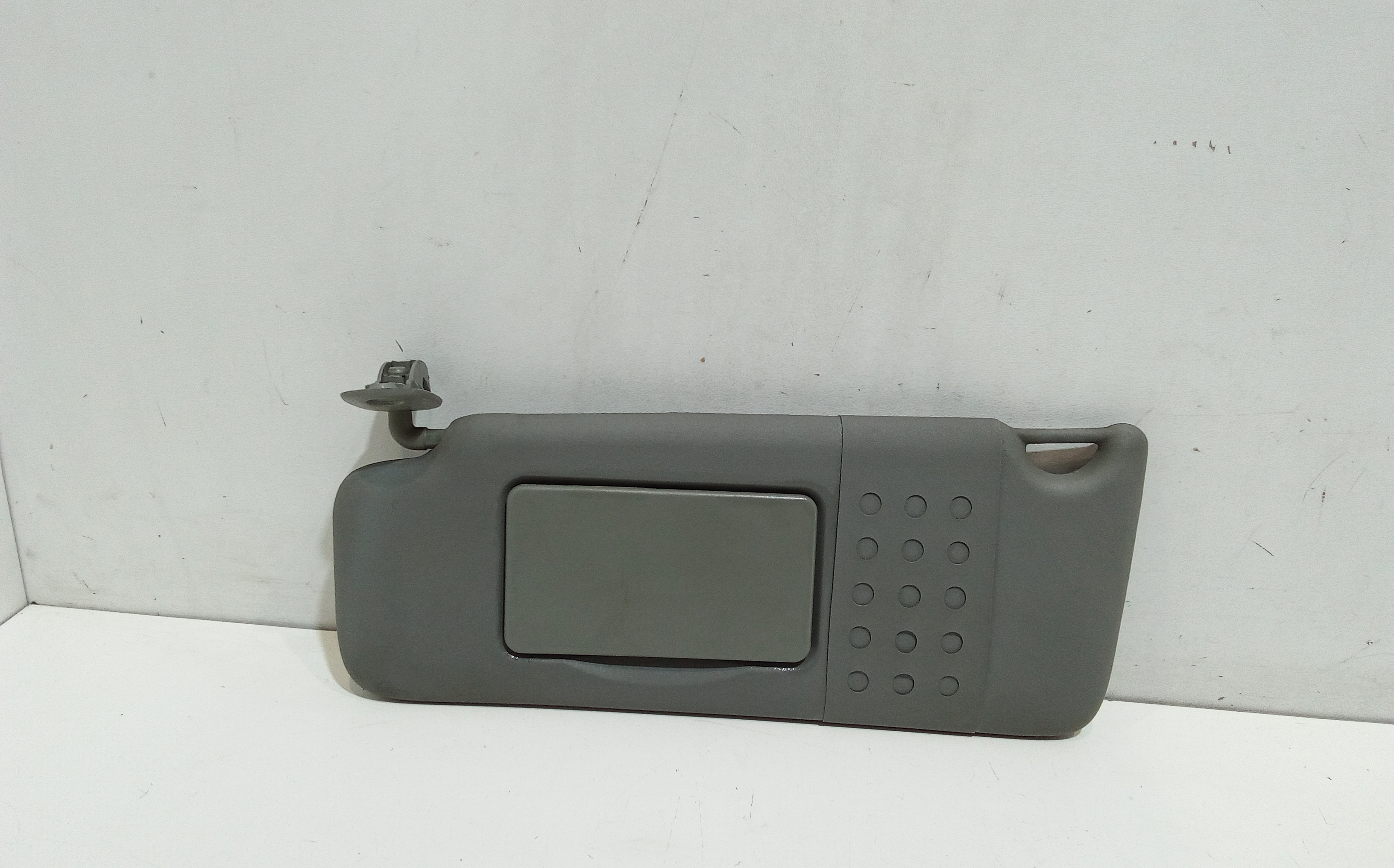 Aletta Parasole Parabrezza Sinistro 8200249085 Usato