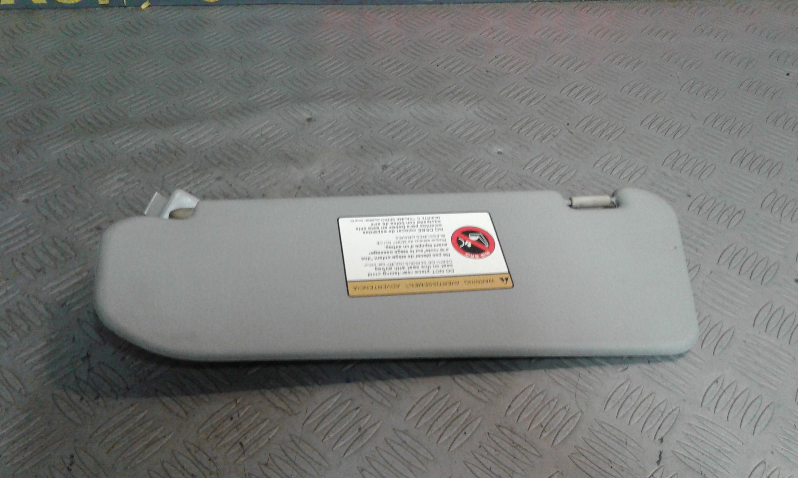 Aletta Parasole Parabrezza Destro 96650100 Usato