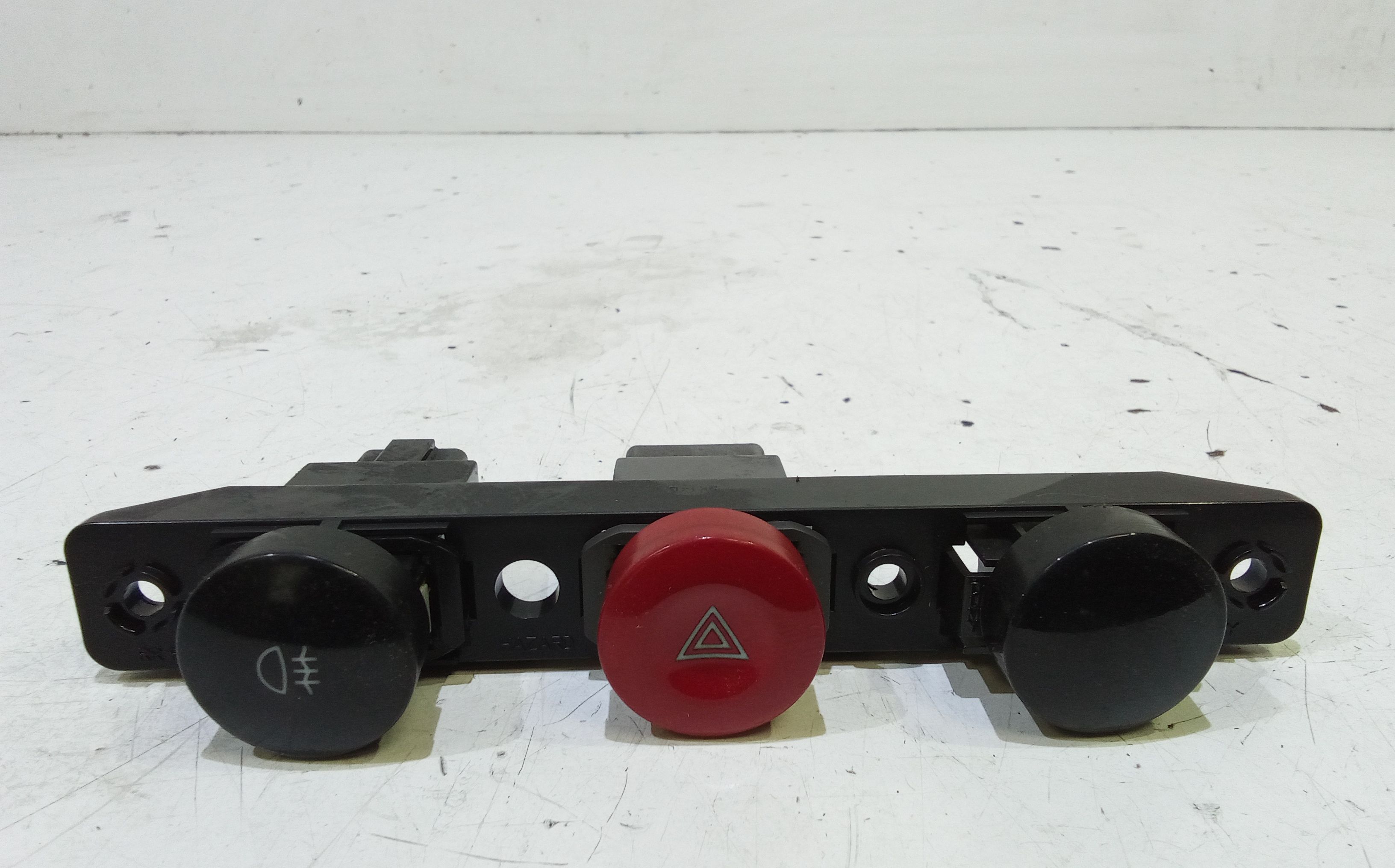 Interruttore Luci Emergenza 96540793 Usato