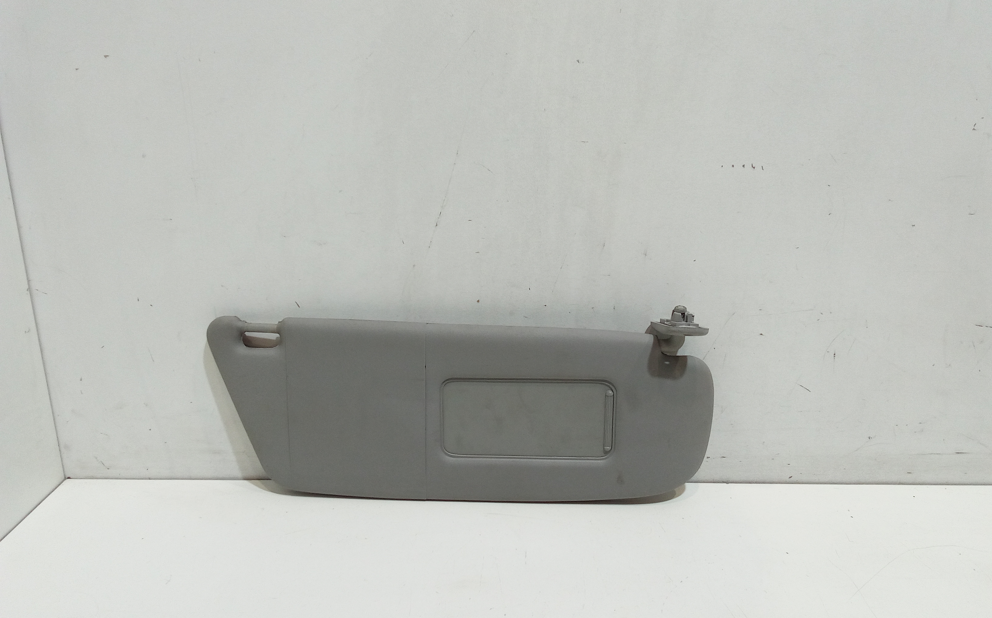 Aletta Parasole Parabrezza Destro 13130073 Usato