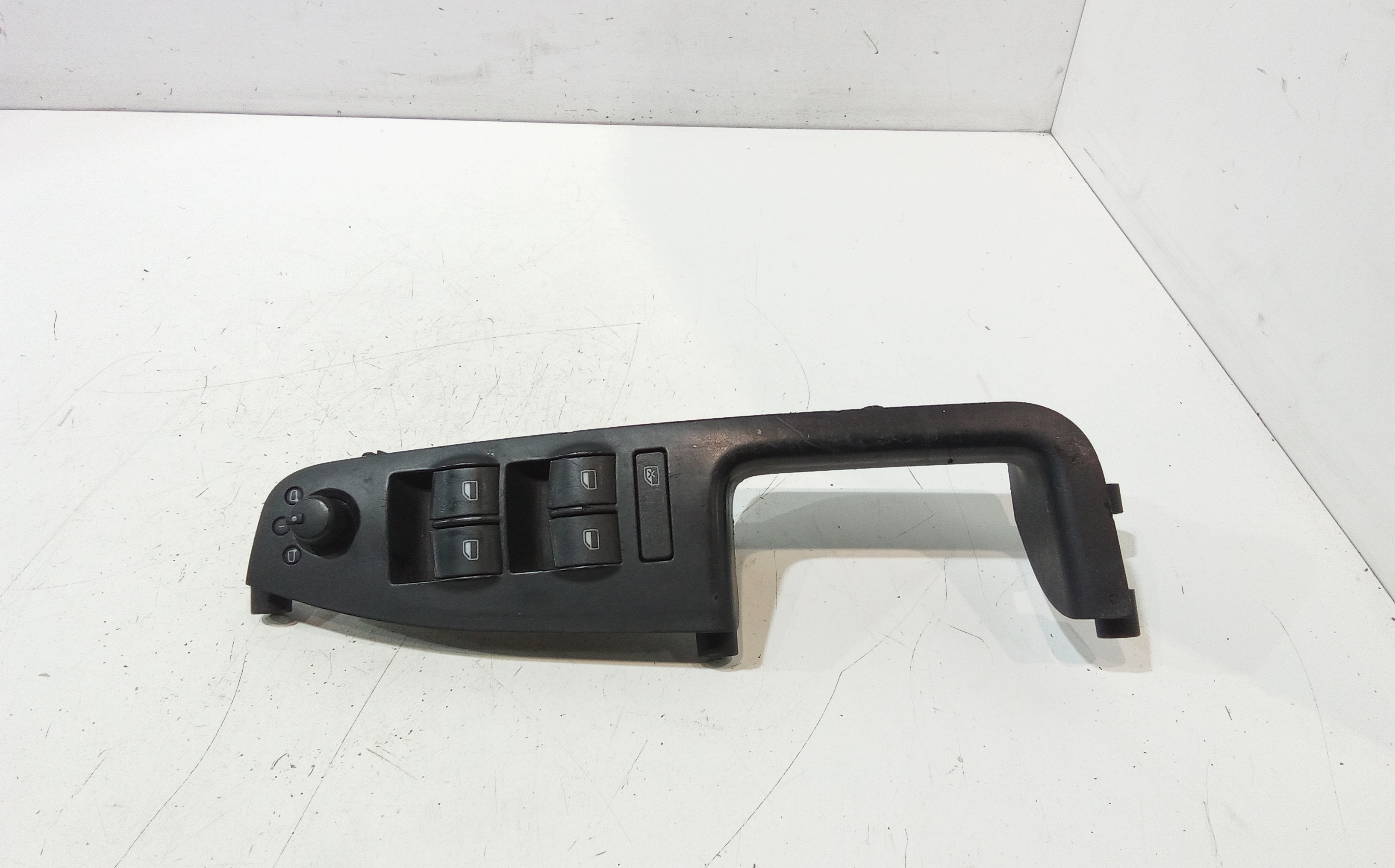 Interruttore Alzacristalli Porta Ant. Sinistro Usato