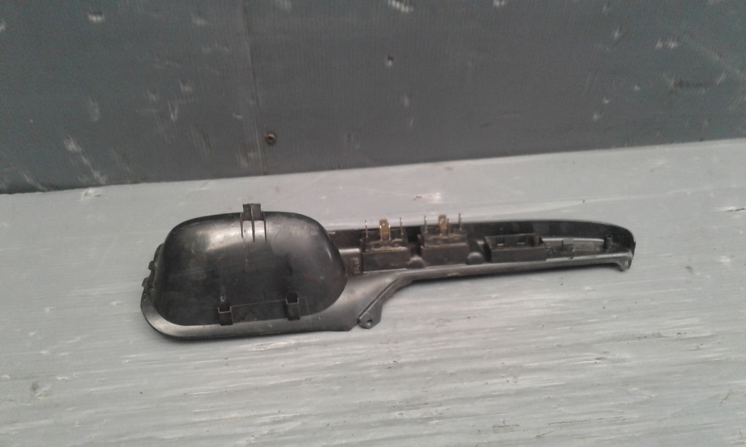 Interruttore Alzacristalli Porta Ant. Sinistro Usato