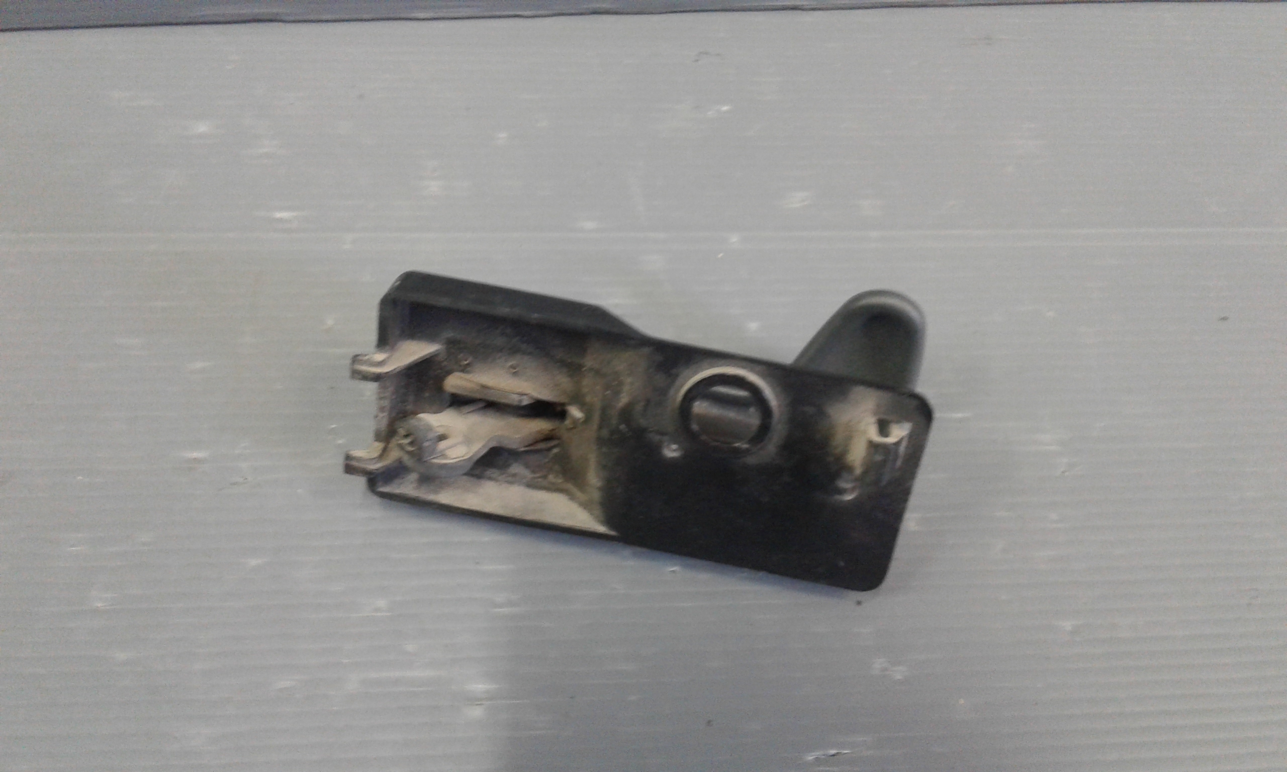 Maniglia Int. Apertura Porta Post. Destro 182583960 Usato