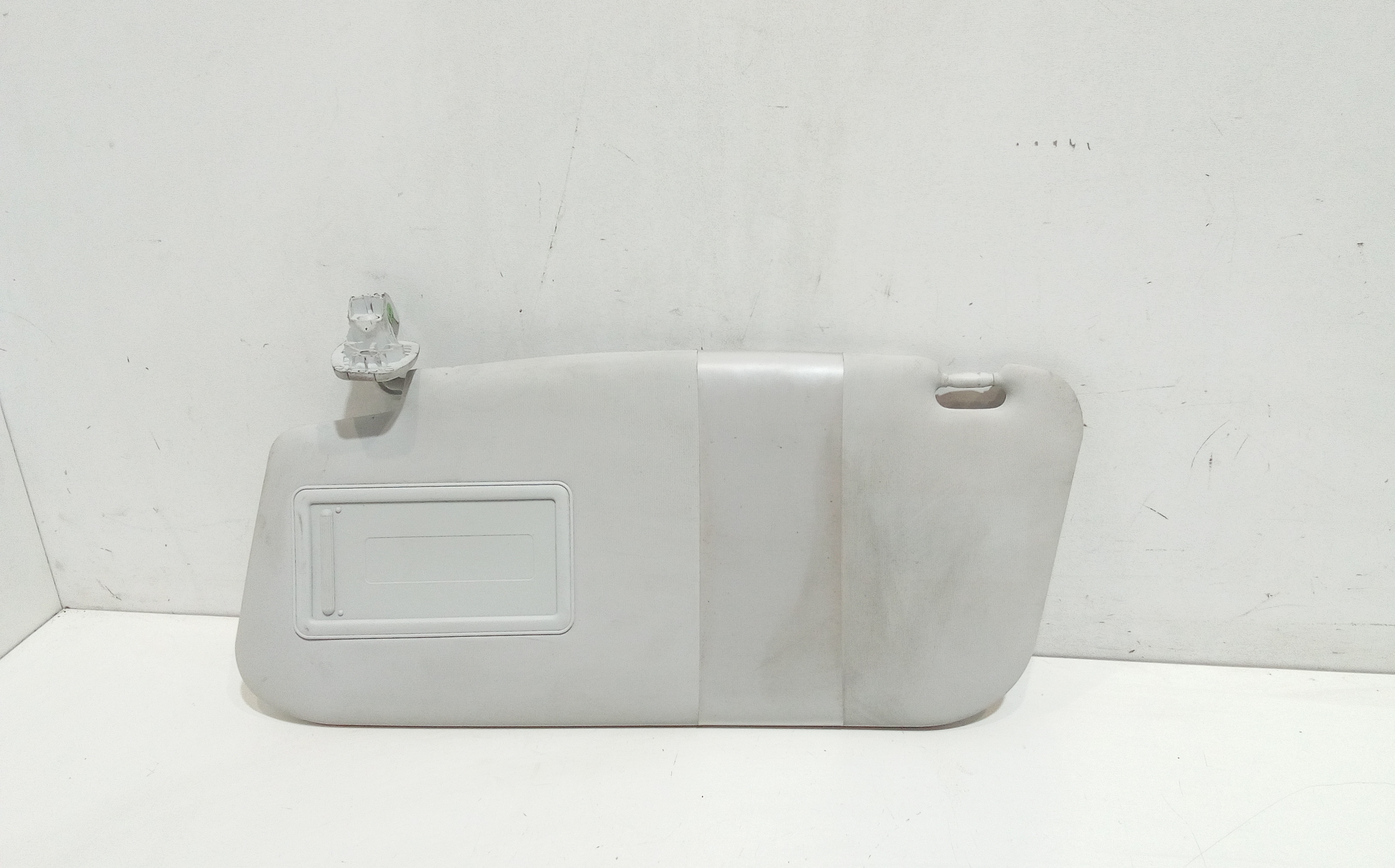 Aletta Parasole Parabrezza Sinistro 735595115 Usato