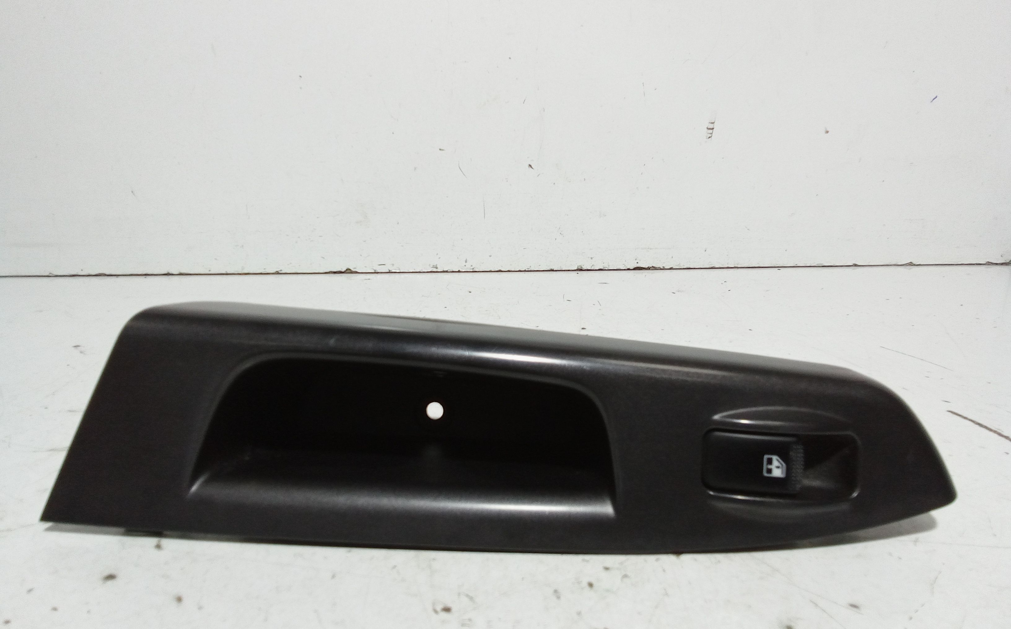 Interruttore Alzacristalli Porta Post. Destro Usato