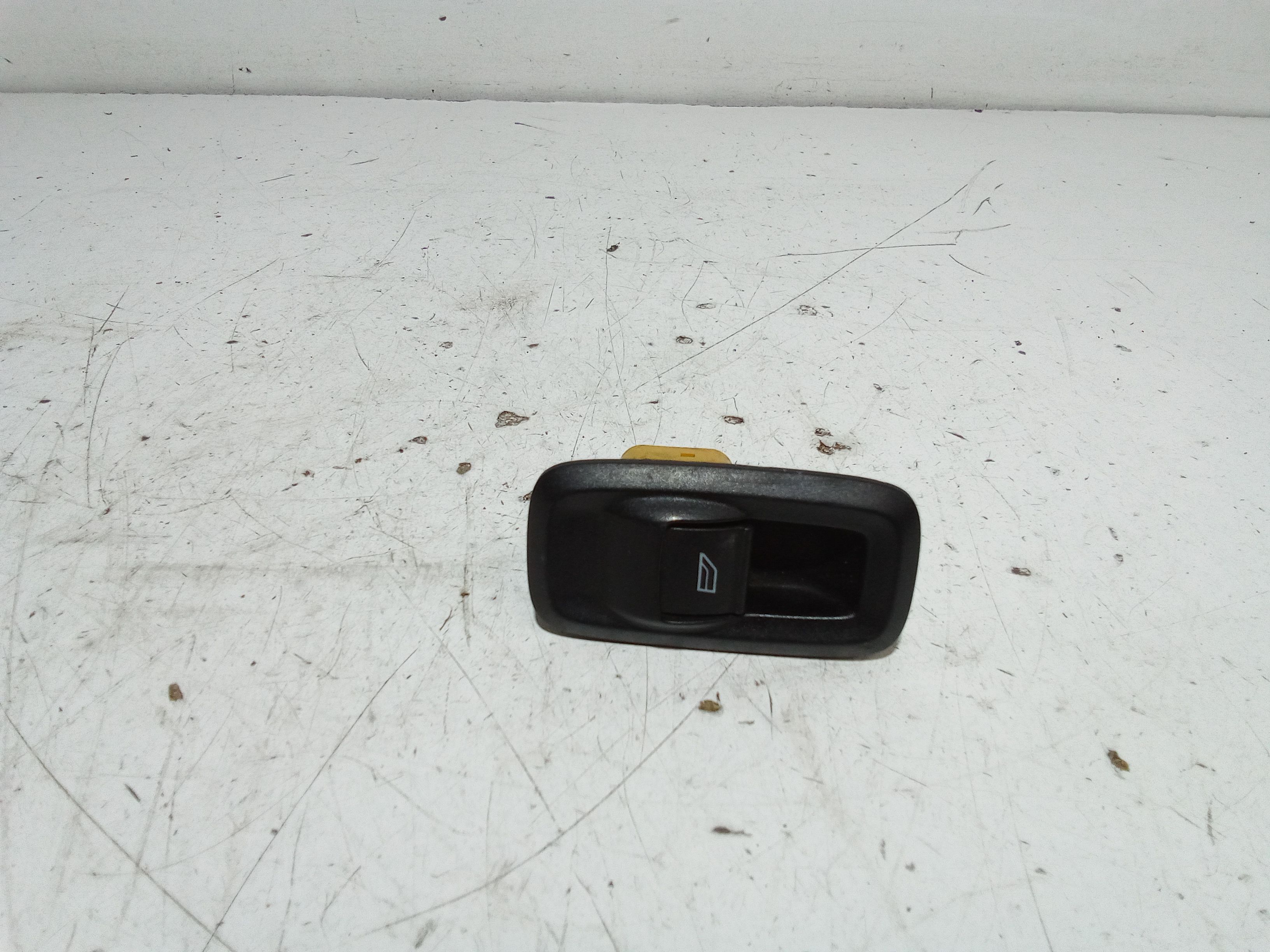 Interruttore Alzacristalli Porta Post. Destro Usato