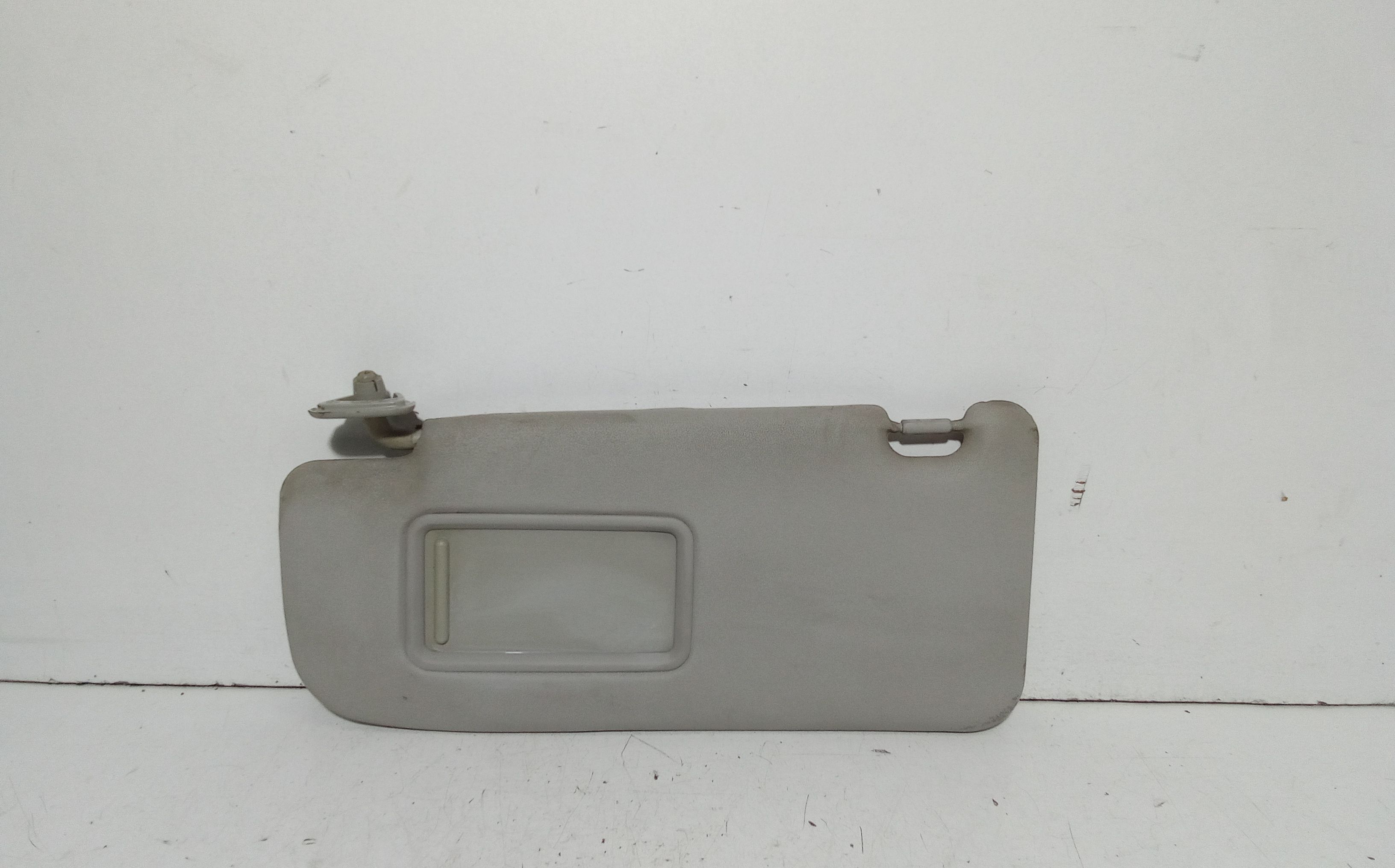 Aletta Parasole Parabrezza Sinistro 74320B4100B0 Usato