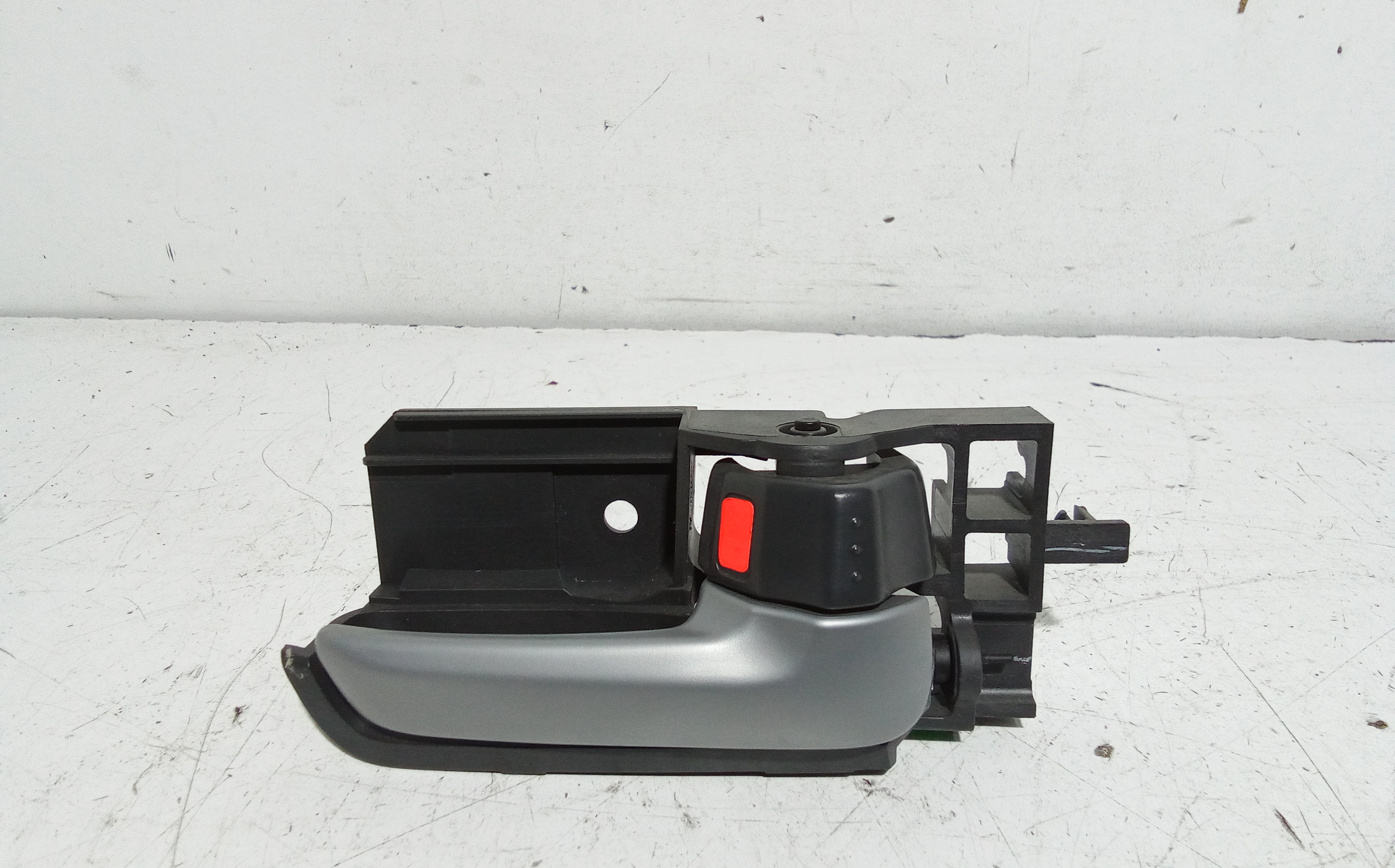 Maniglia Int. Apertura Porta Post. Destro 806704A00F Usato