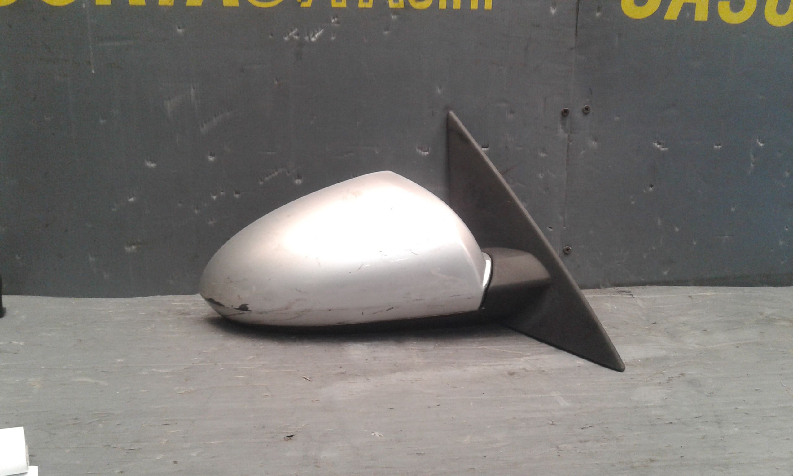 Retrovisore Est. Destro 96301AU48E Usato